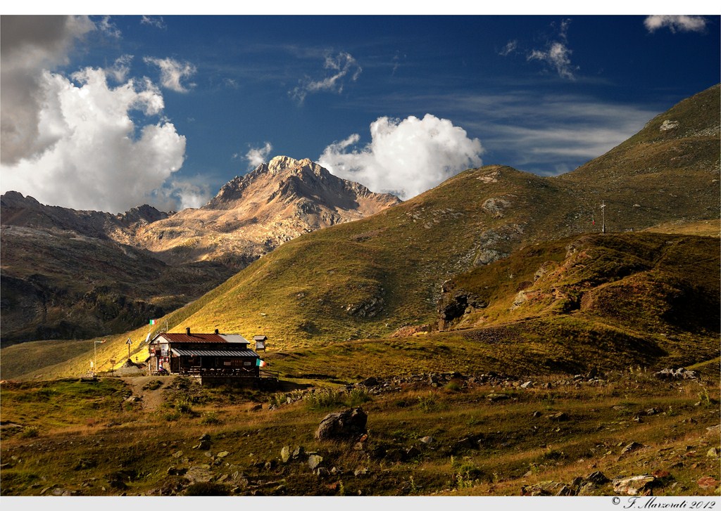 Grazing light to the shelter Bozzi