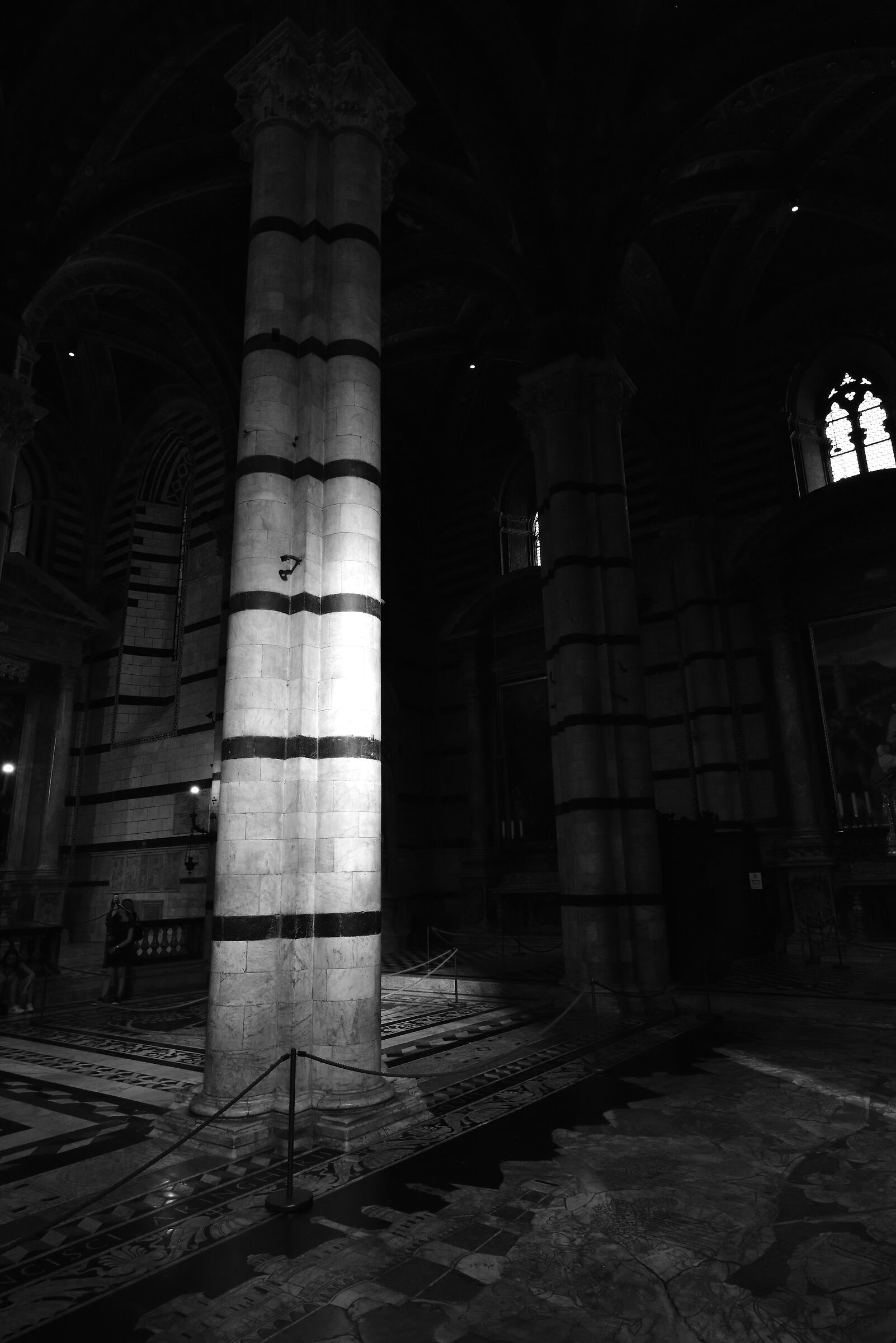 La colonna e la bifora