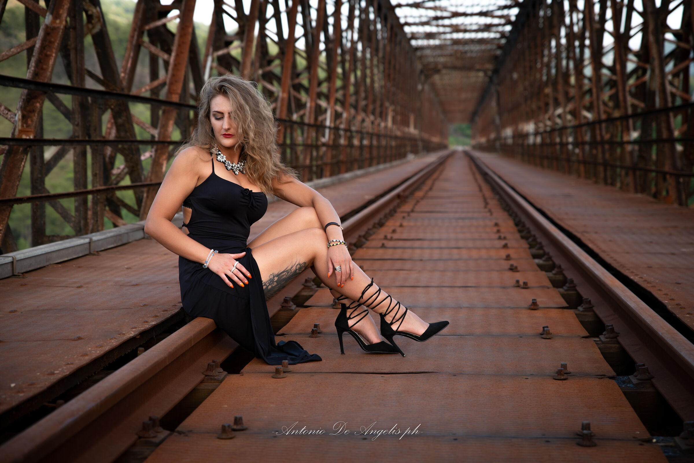 Francesca sui binari.