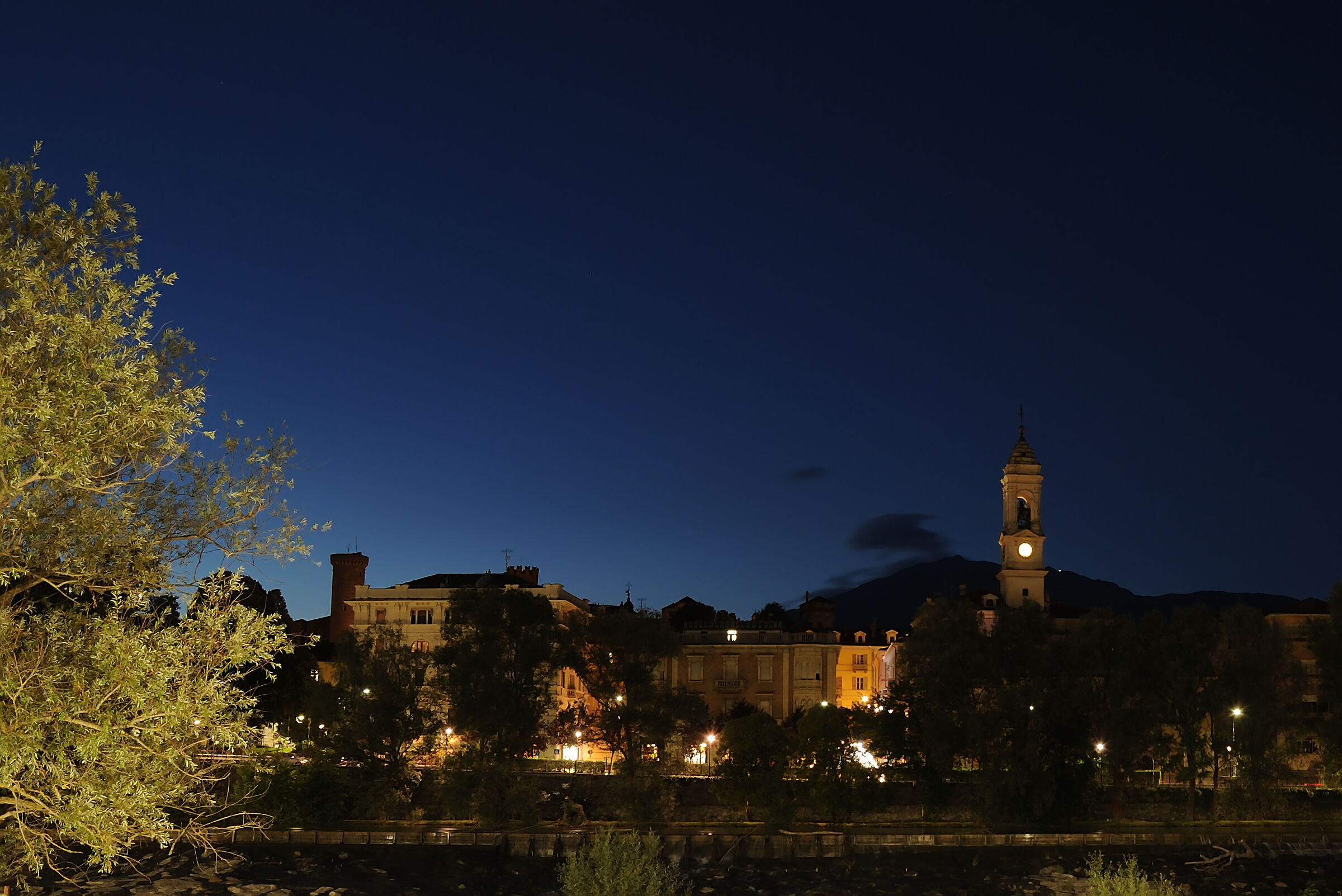 Ivrea di notte