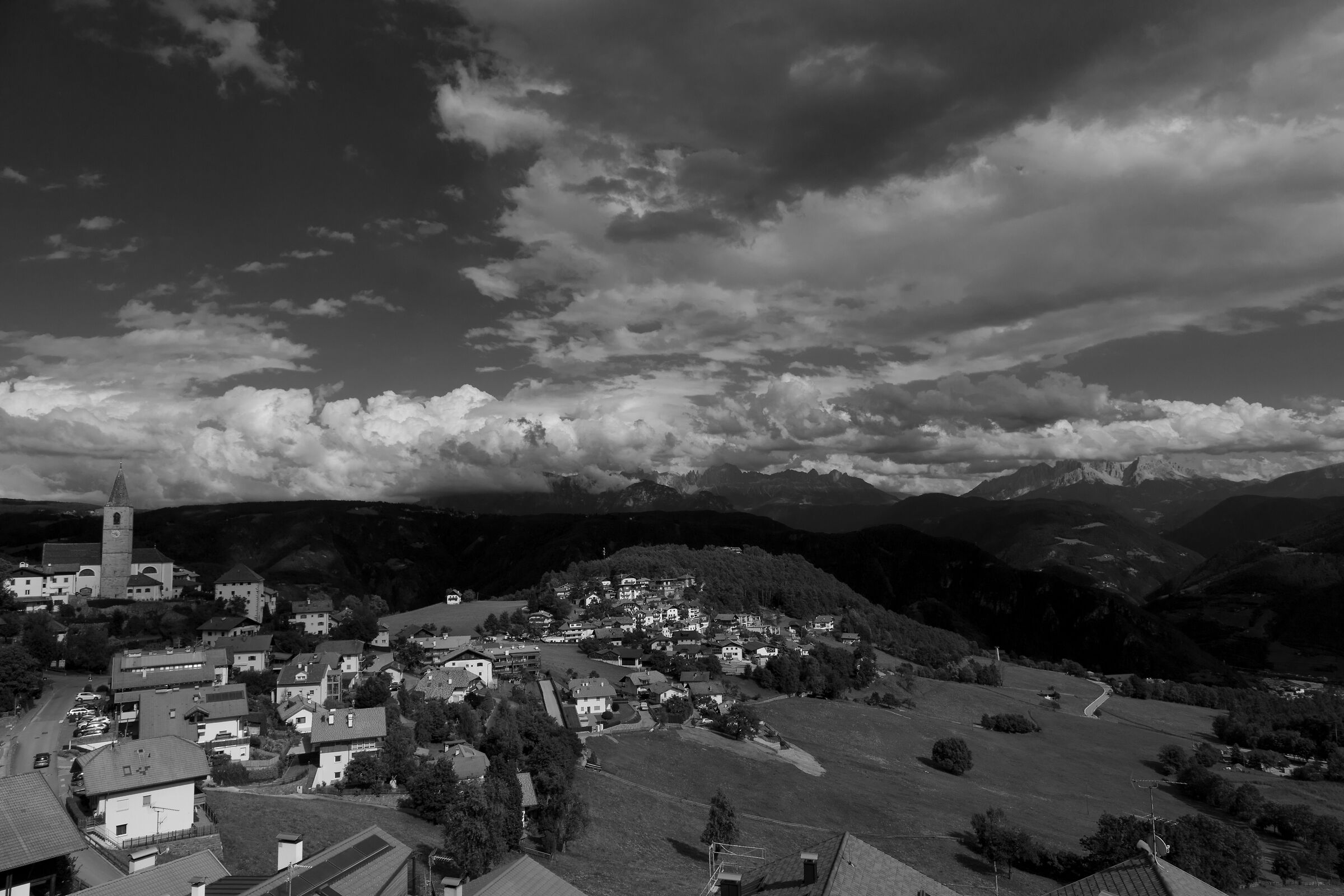 Skyline dolomitico da S. Genesio Atesino
