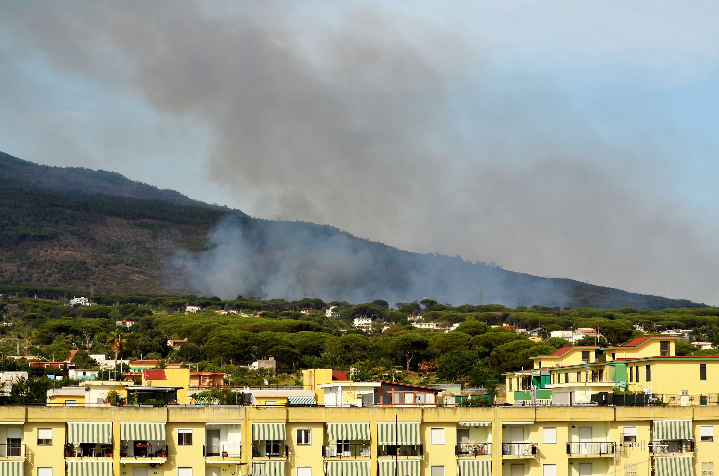 incendio sul Vesuvio