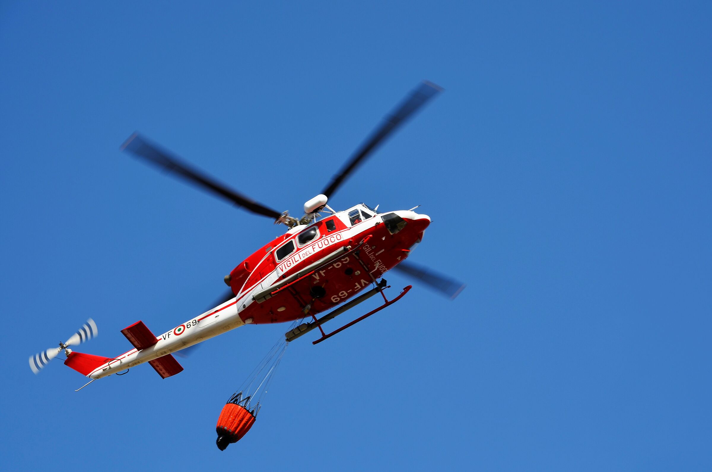 firefighting helicopter