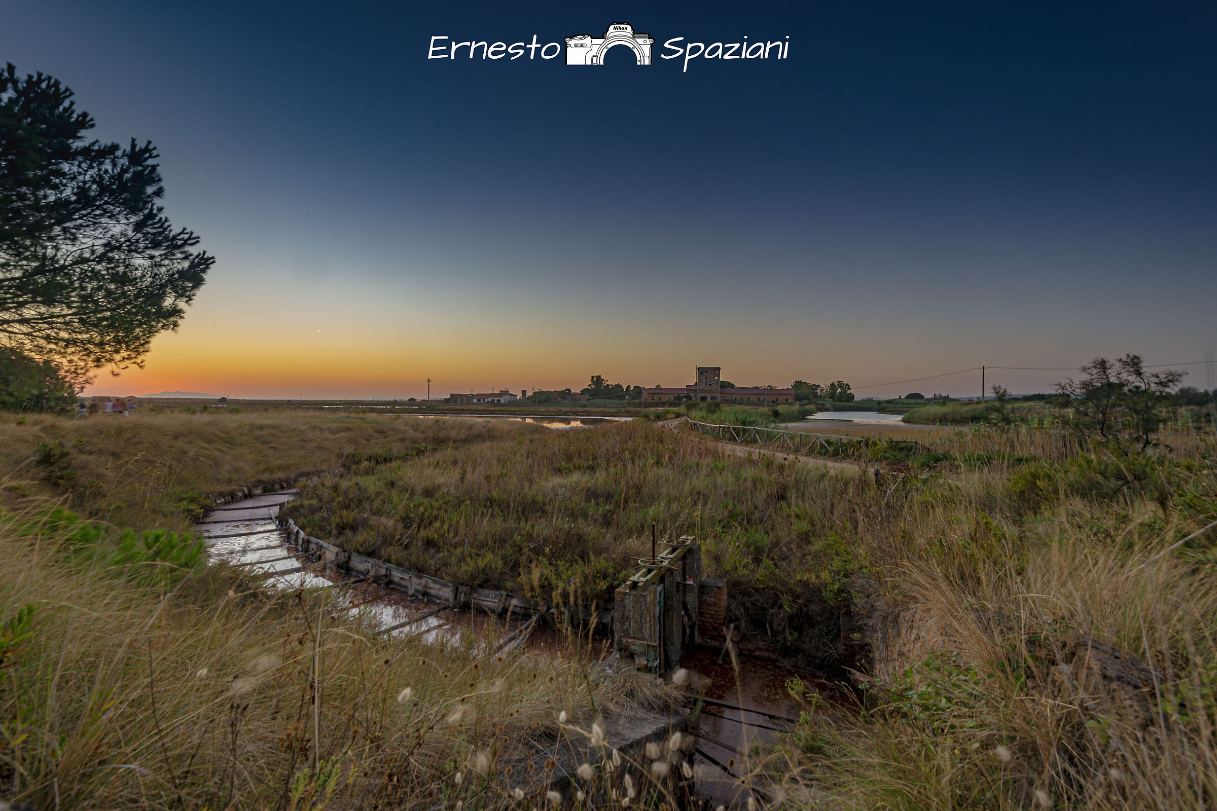 il tramonto sulle saline di Tarquinia