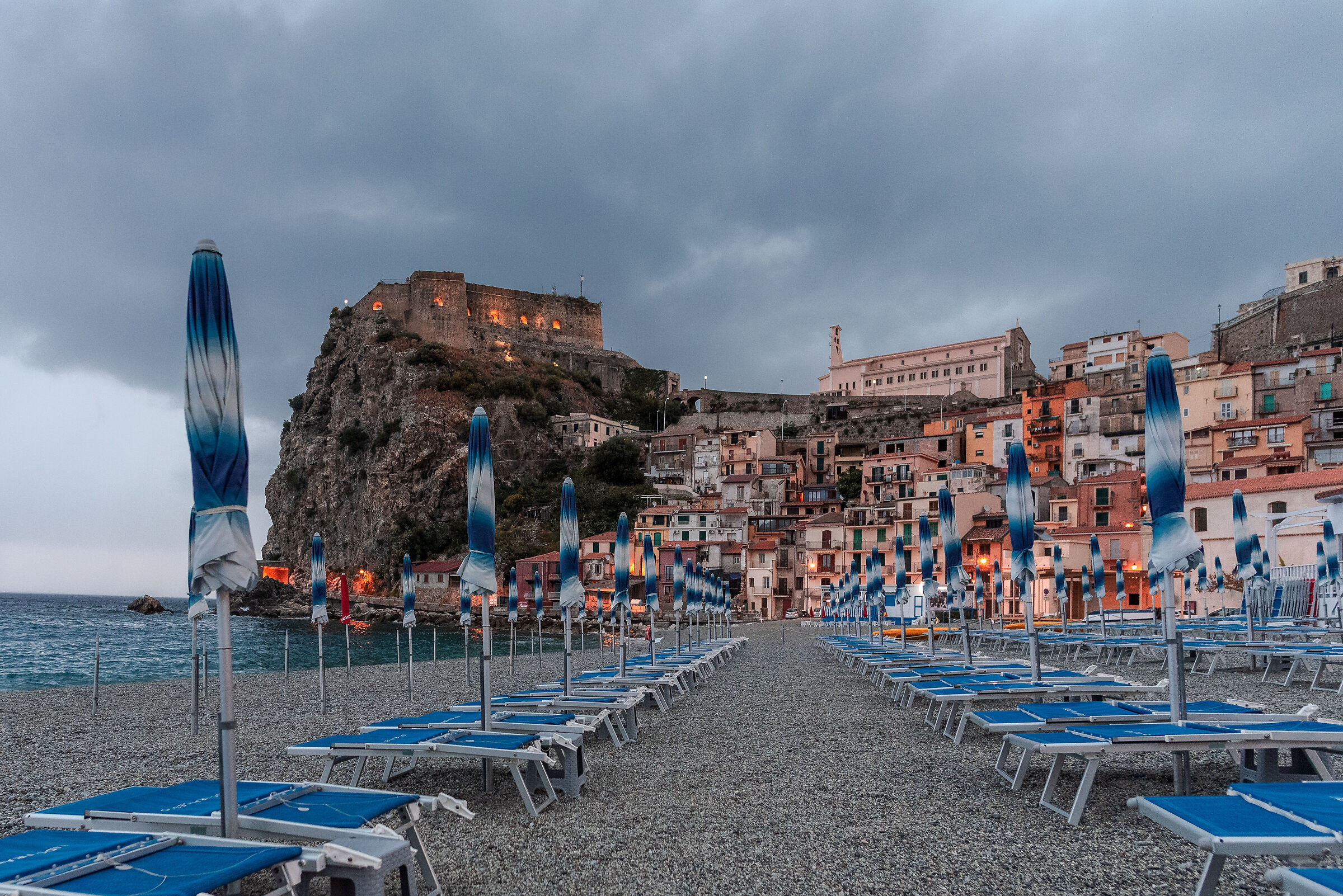 First light of dawn on Scylla (RC)