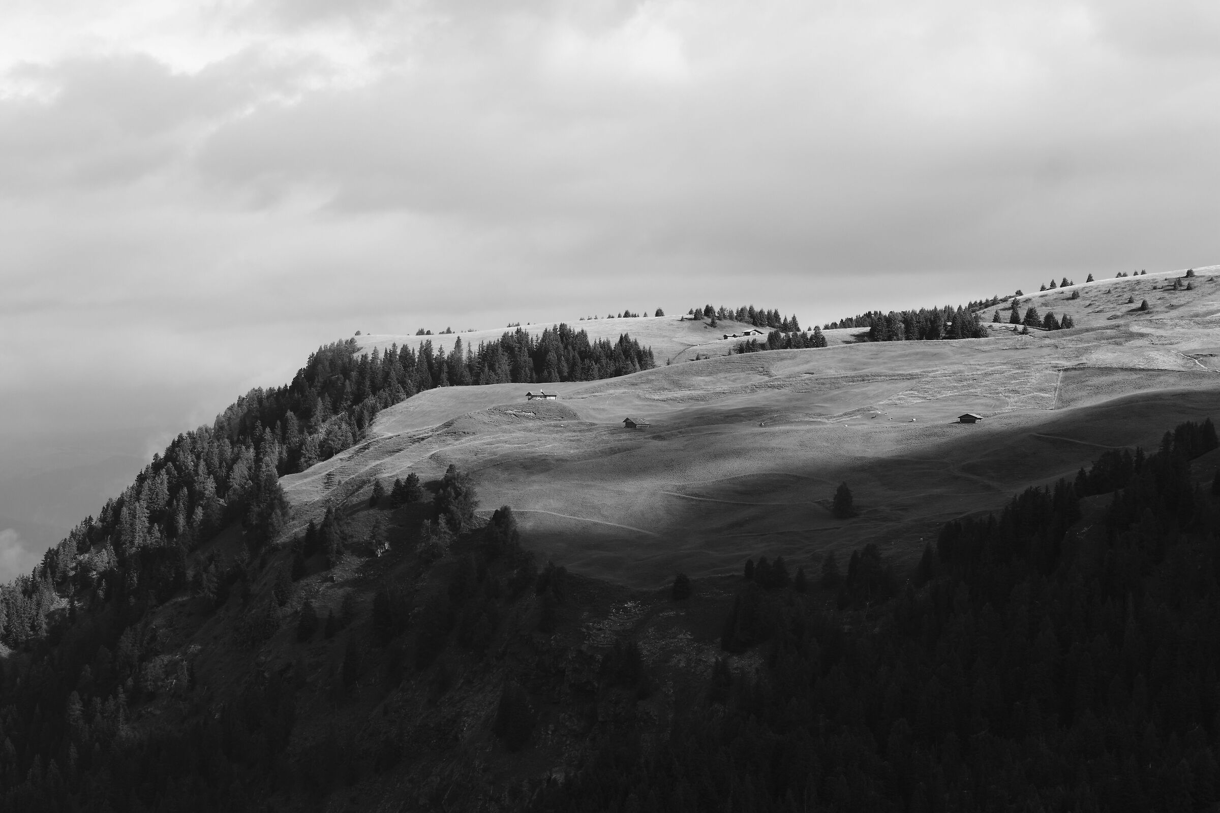 Le nubi avanzano sopra l'Alpe di Siusi