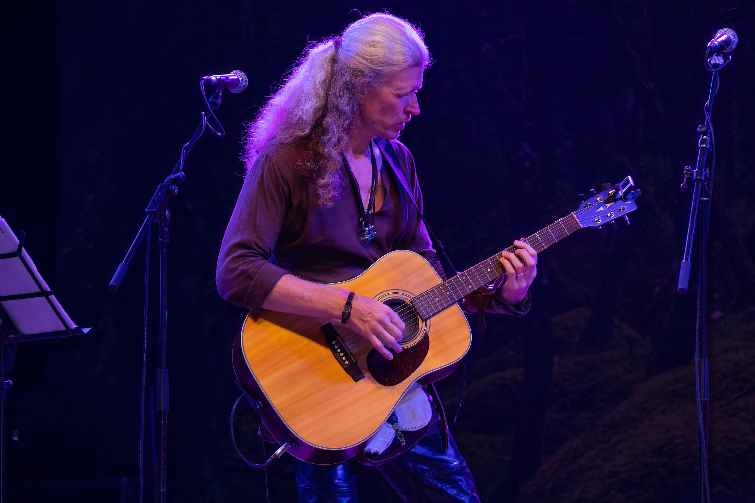 The bard of the present day