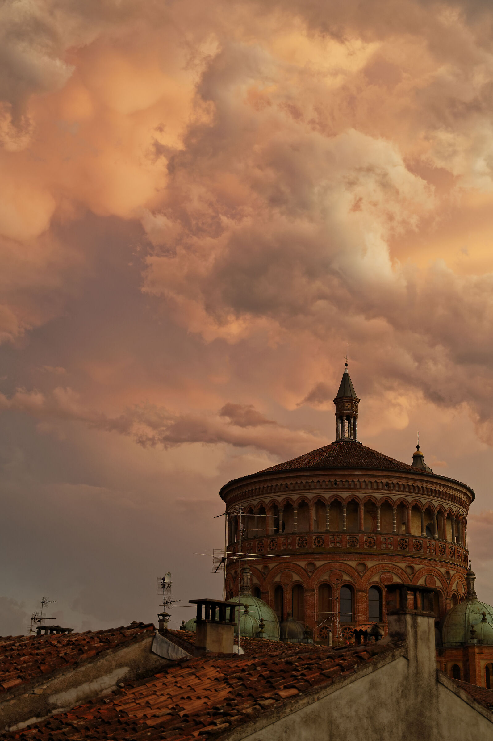 Esplosione dopo il temporale