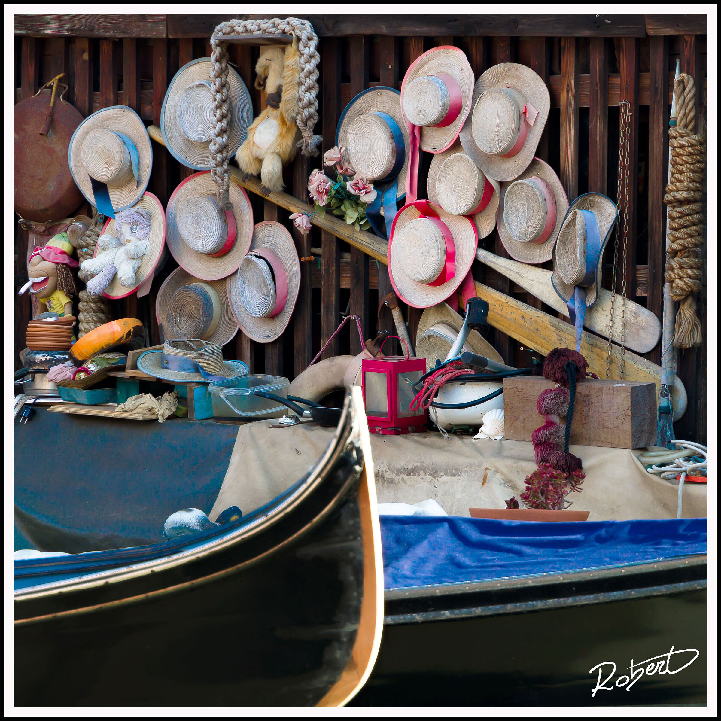 The gondolier's hats