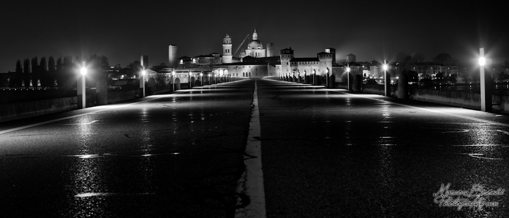 Entry of Mantua from the bridge - lower