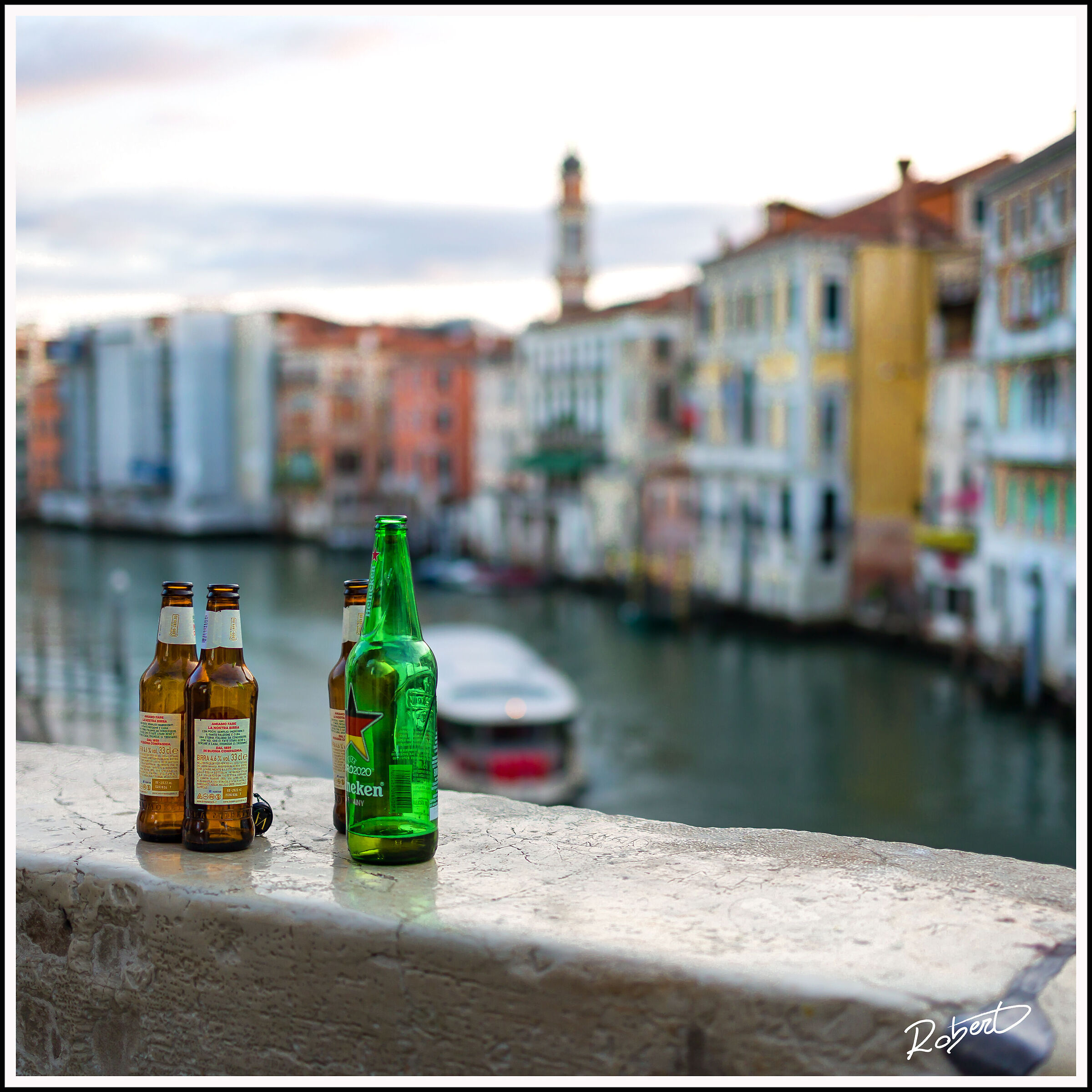 Alba a Venezia con i resti del popolo della notte