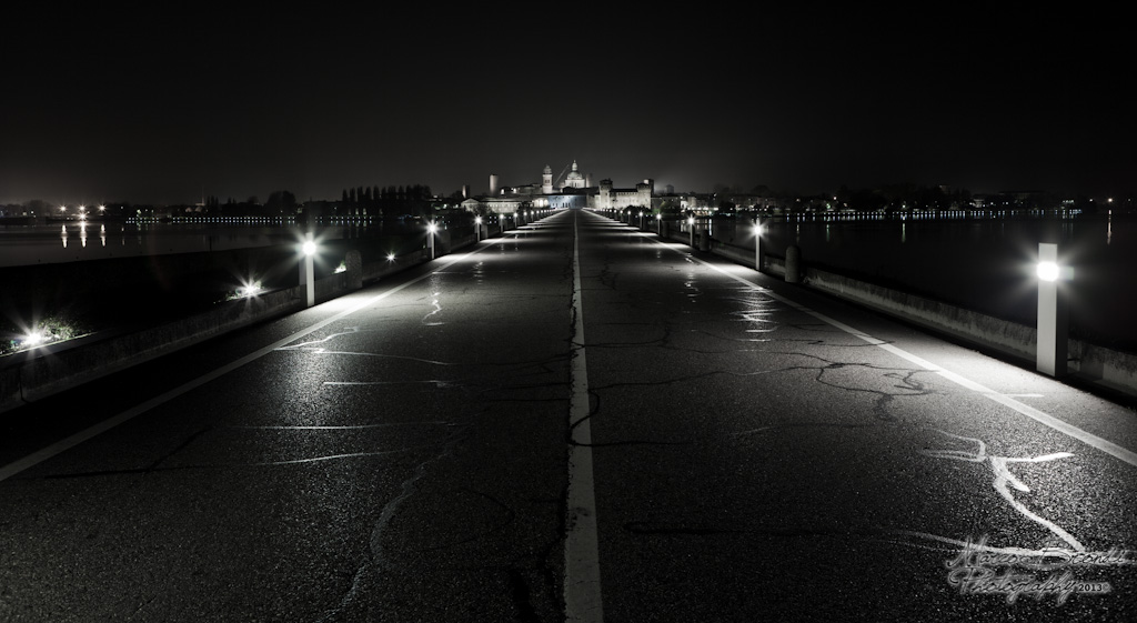 Strada all'entrata di Mantova