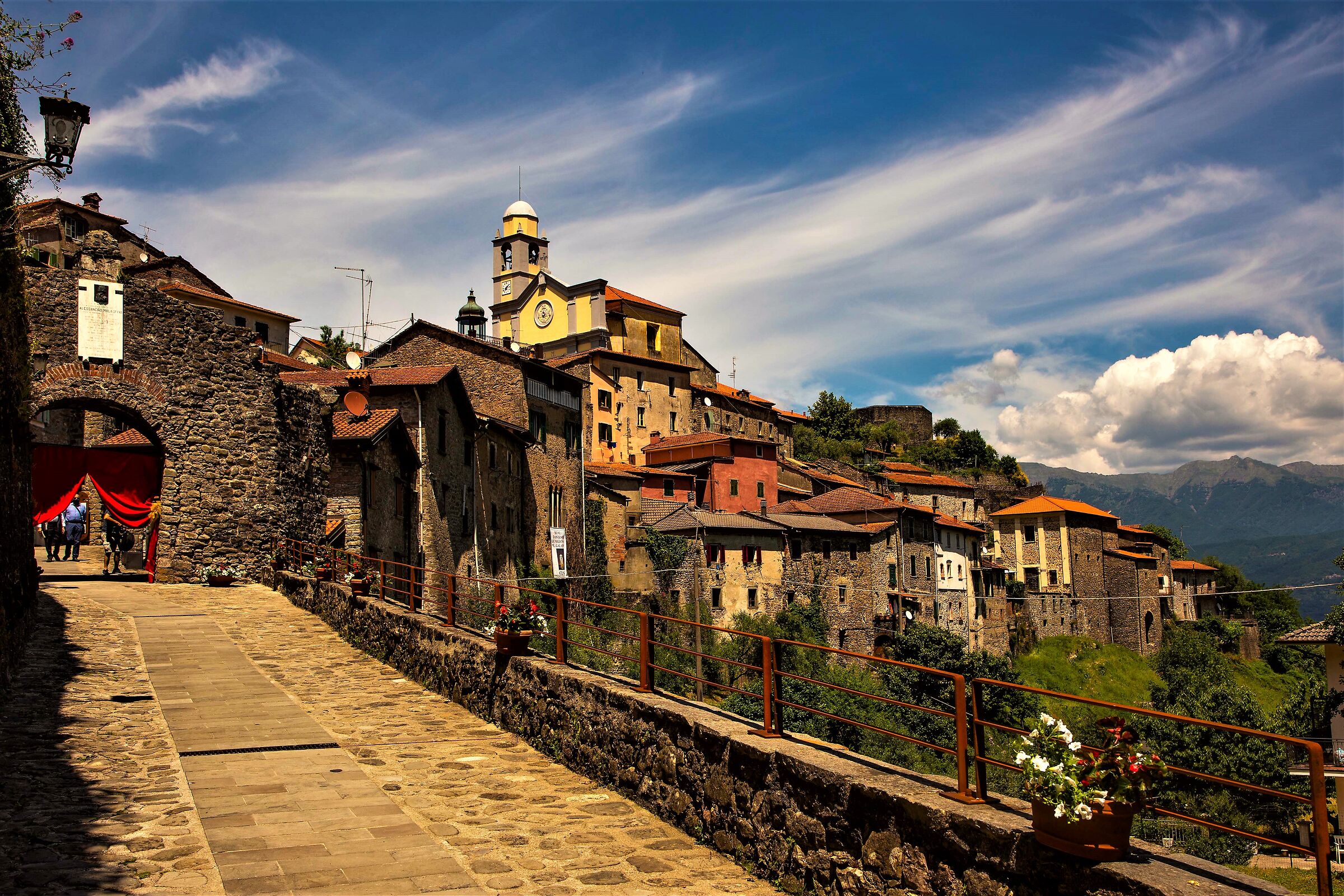 Between Tuscany and Liguria