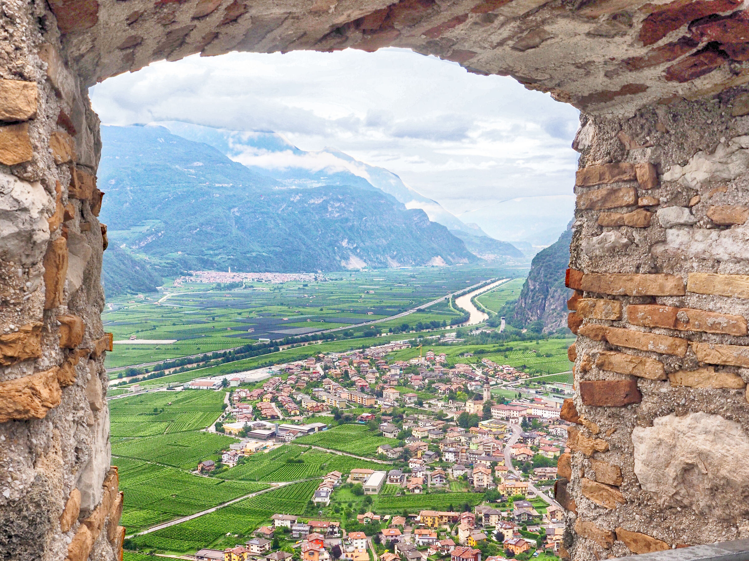 Veduta di Beseno (TN) dal Castello