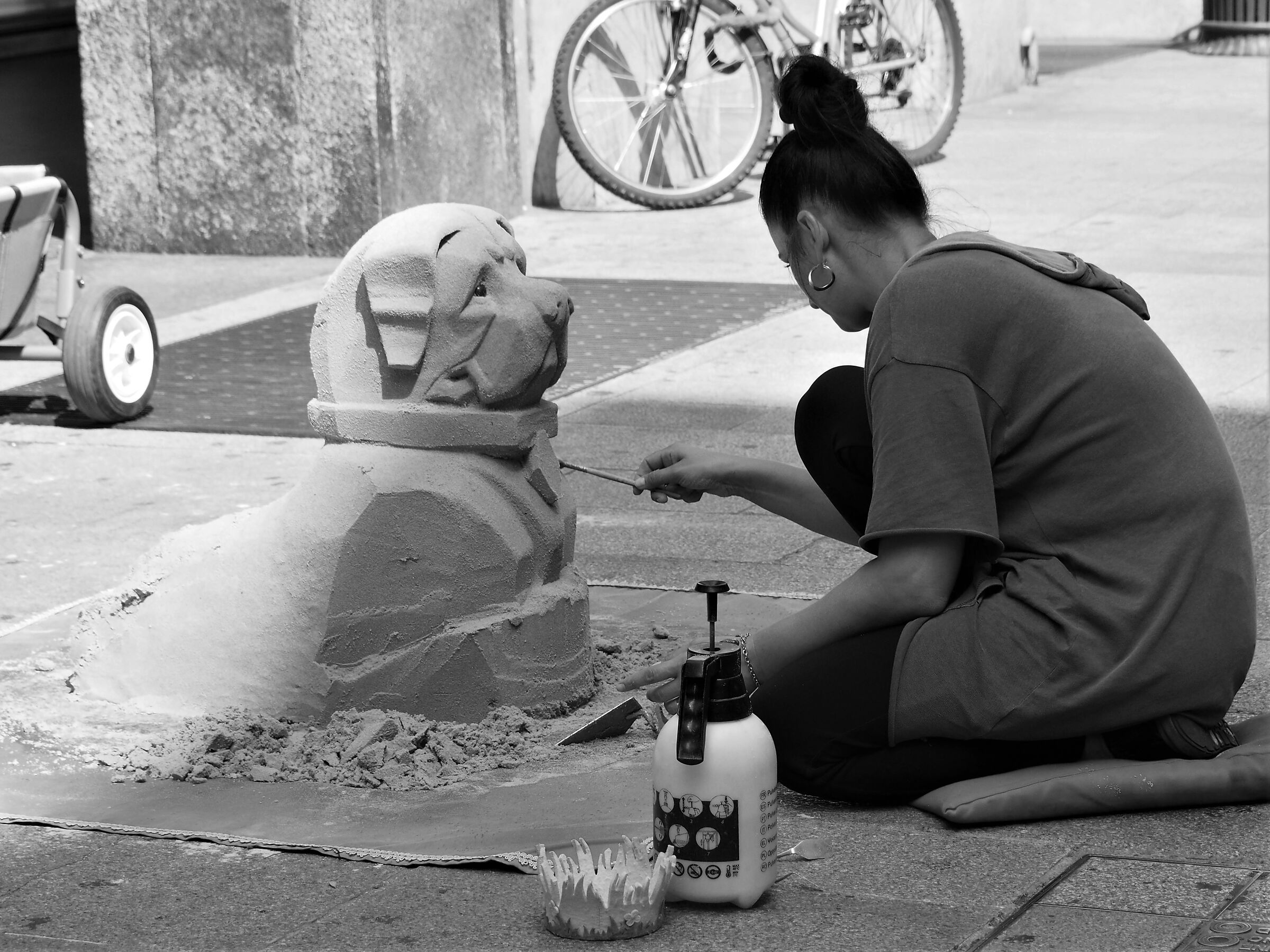 L'artista ed il cane...di sabbia