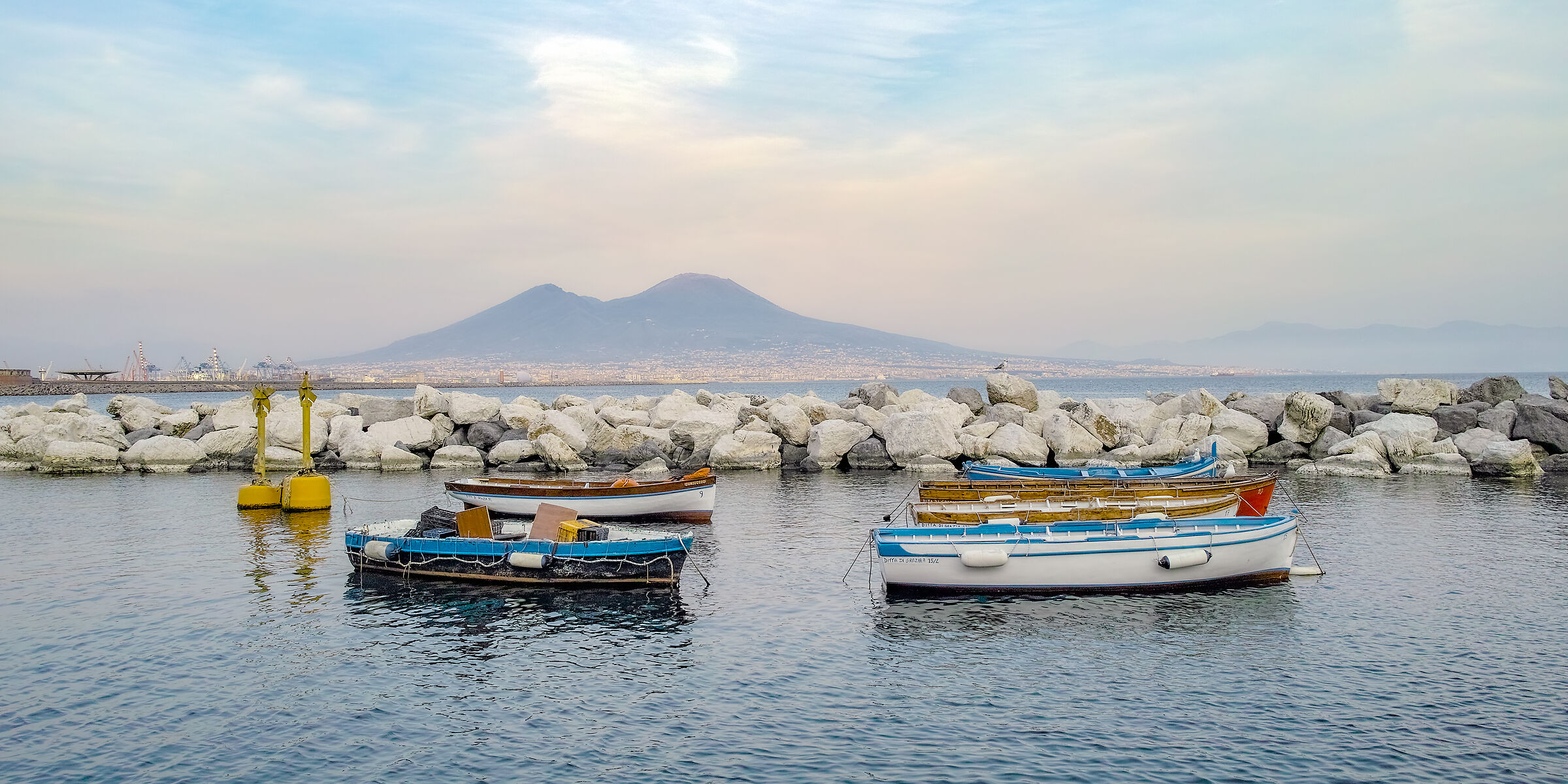 Vesuvio visto da S.Lucia, file inviato a Saal