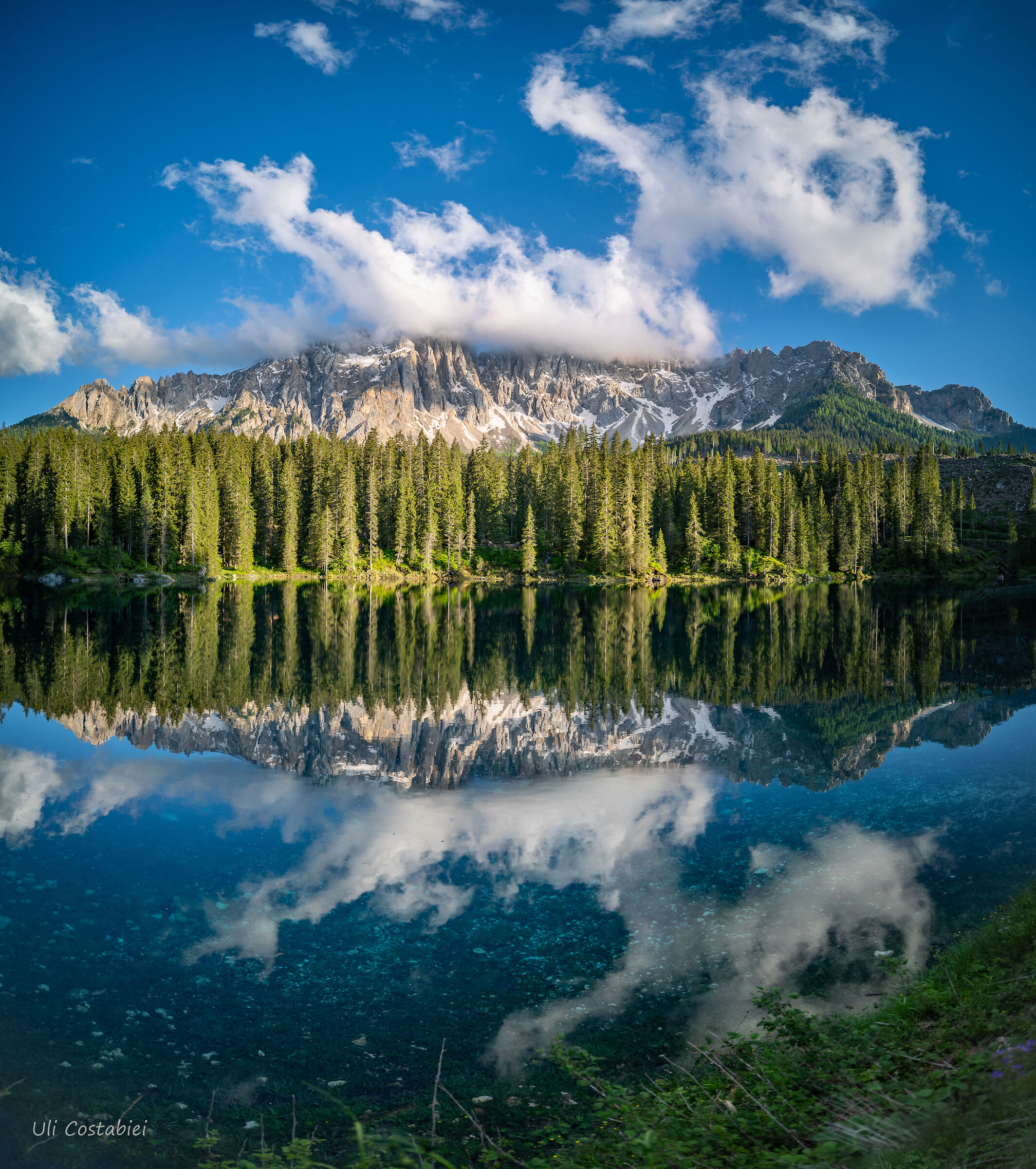 An alien at Lake Carezza