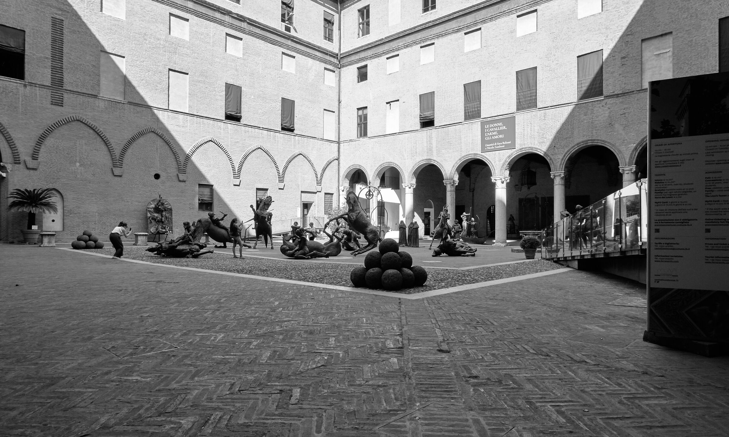 Ferrara - at Castello Estense #7