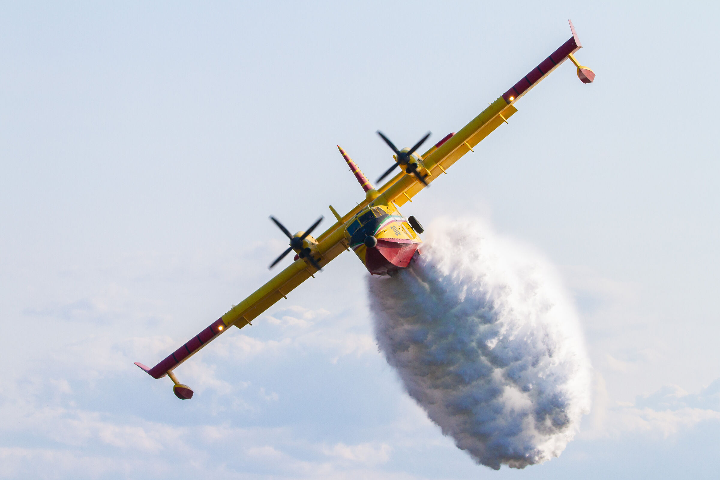Canadair CL-215