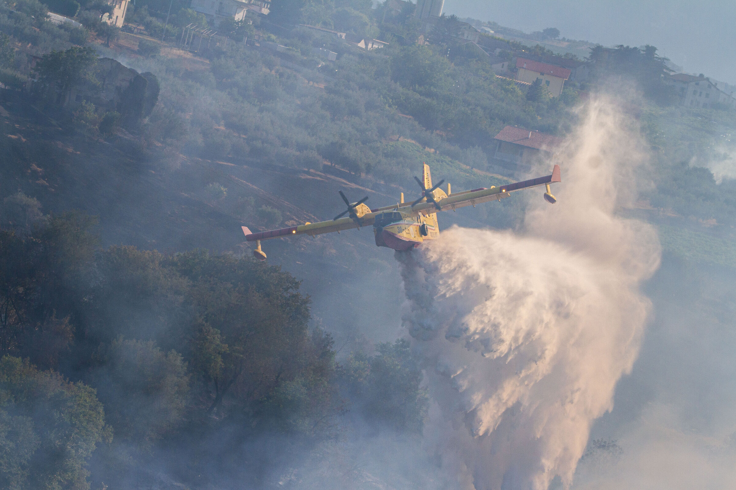 Canadair cl-215