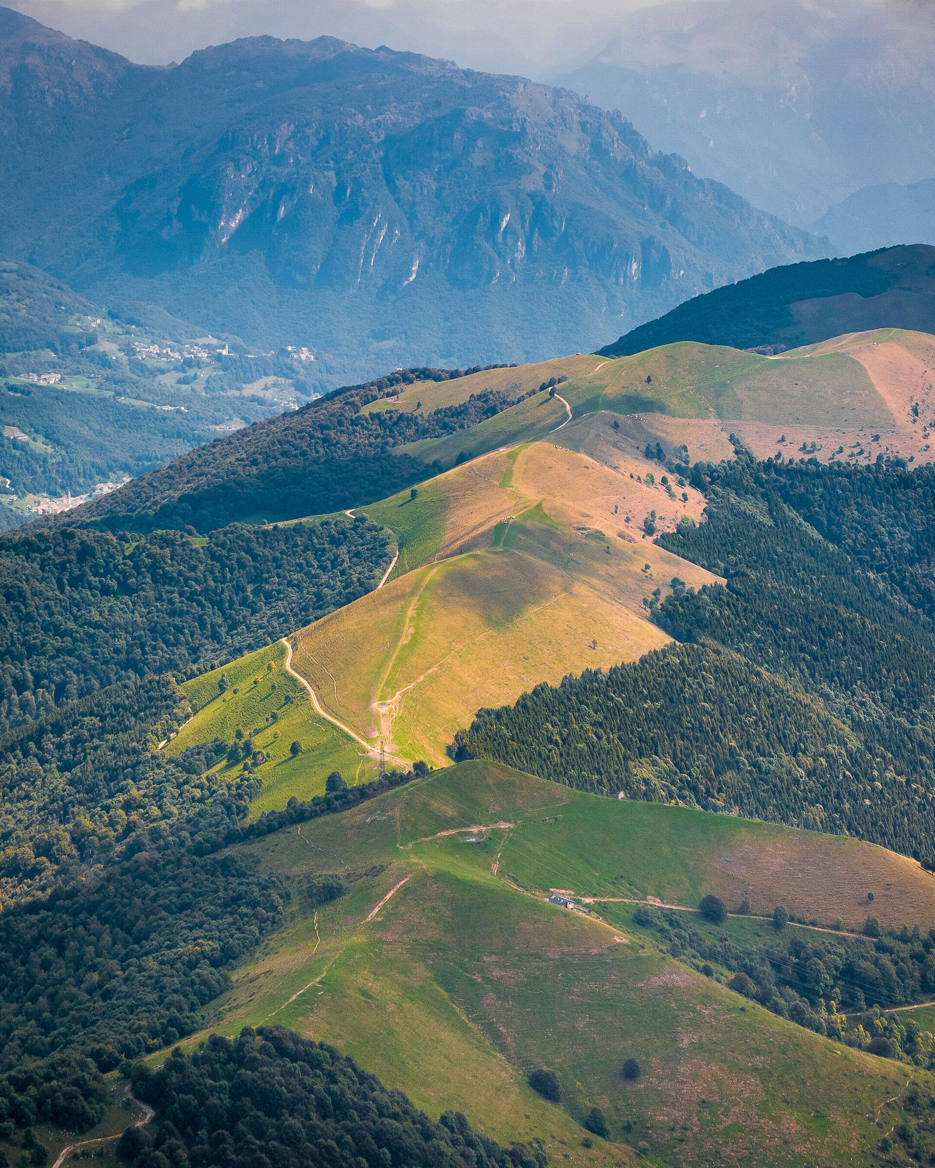 "Costa del Palio" vista dal Resegone (lc) - Colore