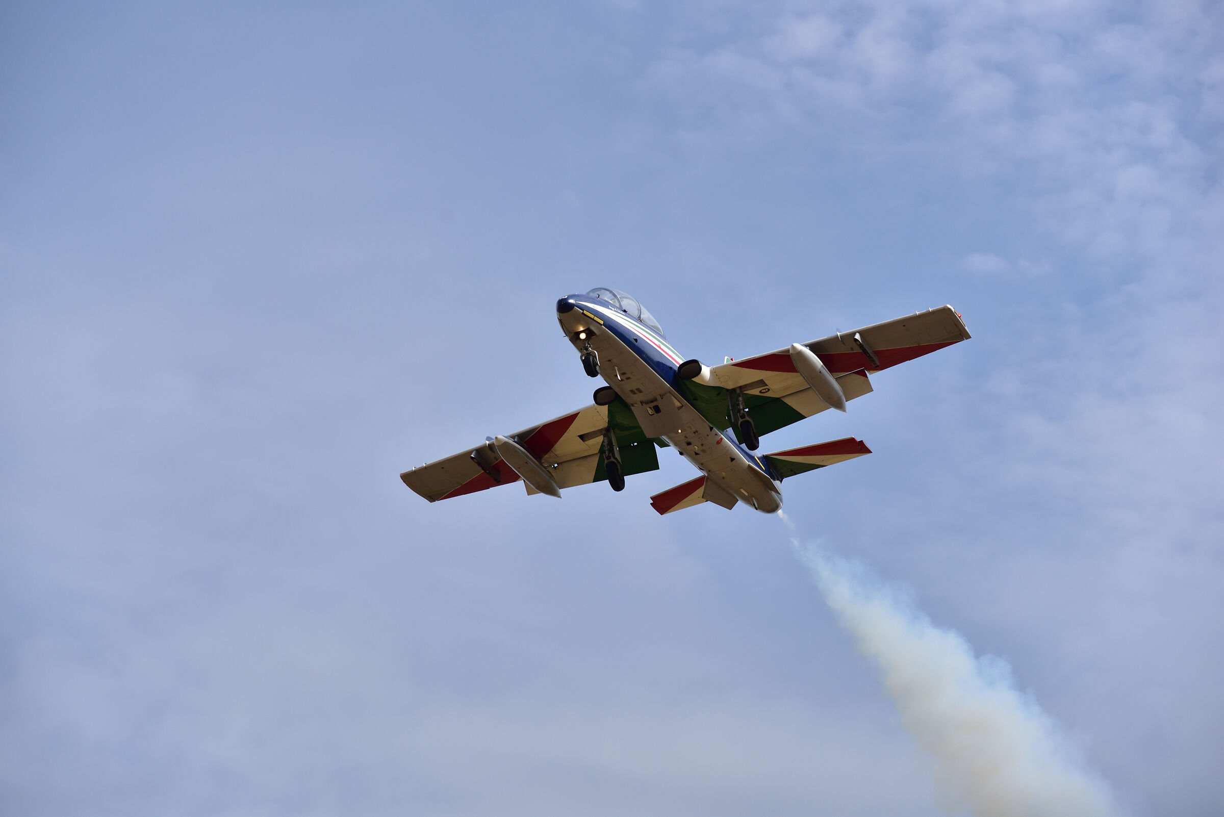 tricolor arrows on Alghero 12