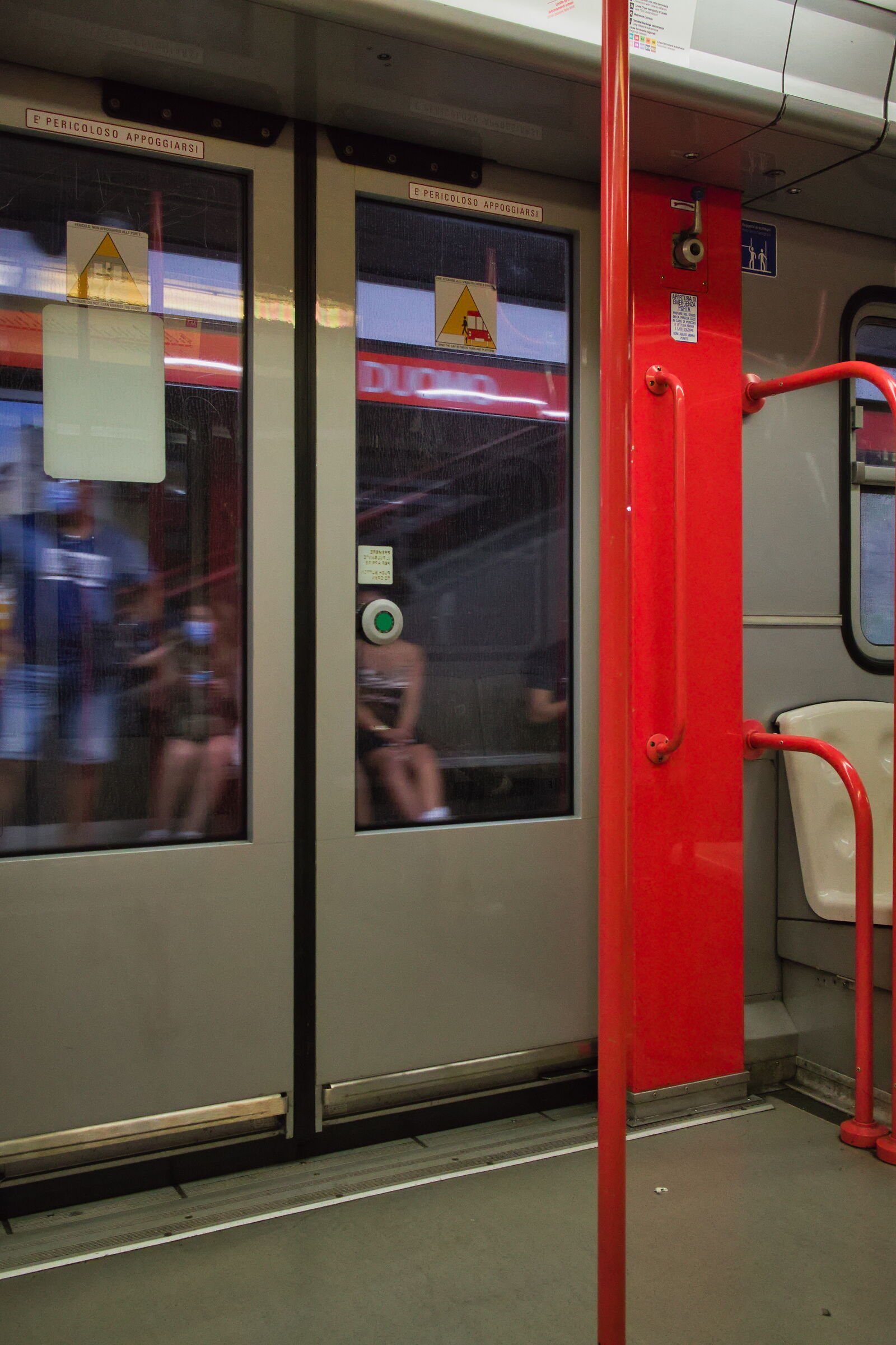 La porta del metrò