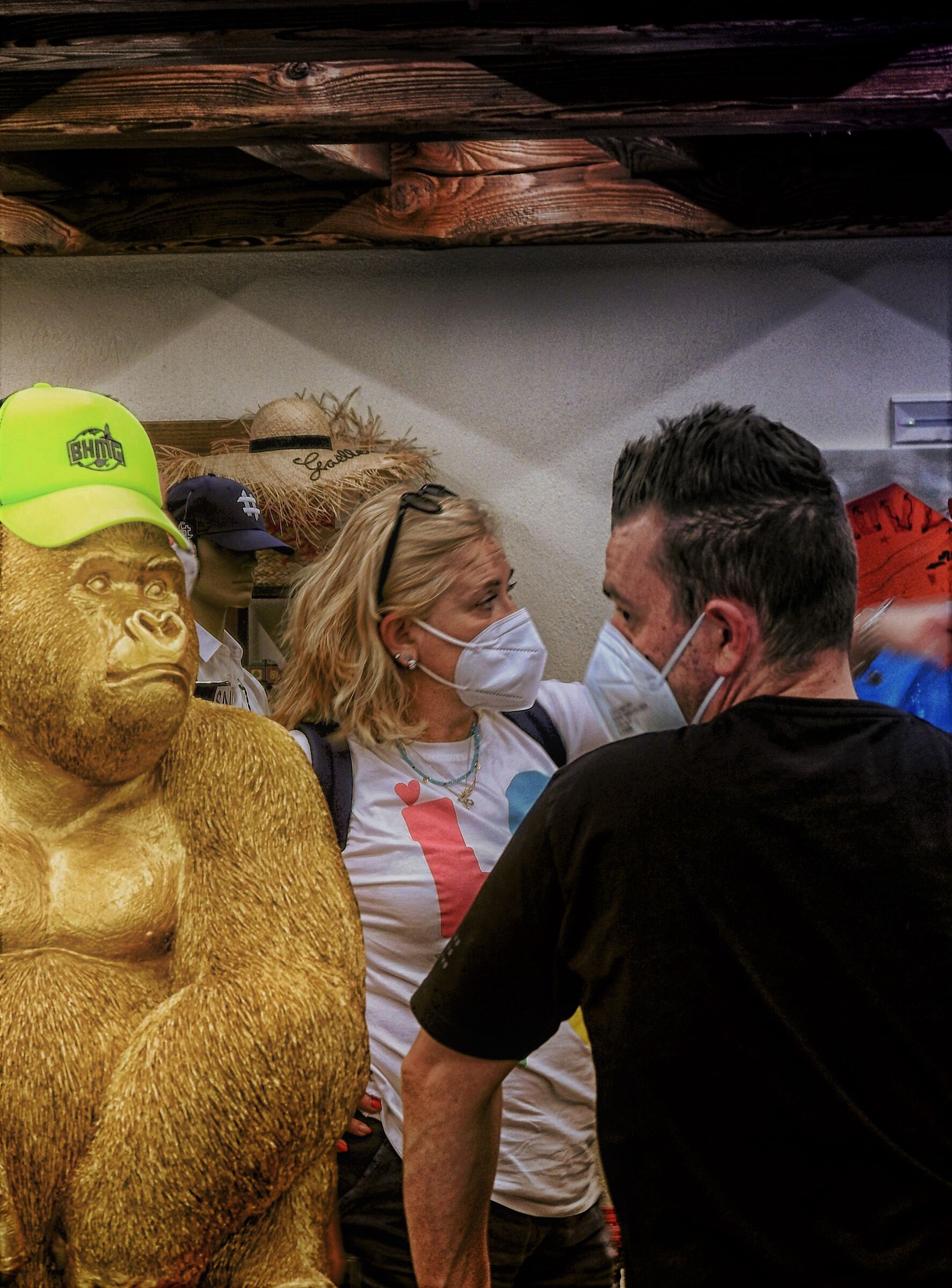 - " E la mascherina? "