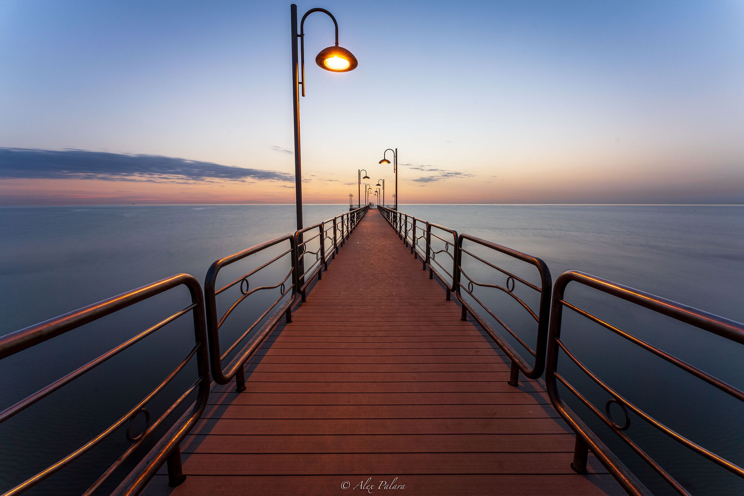 Alba sul pontile di Vasto