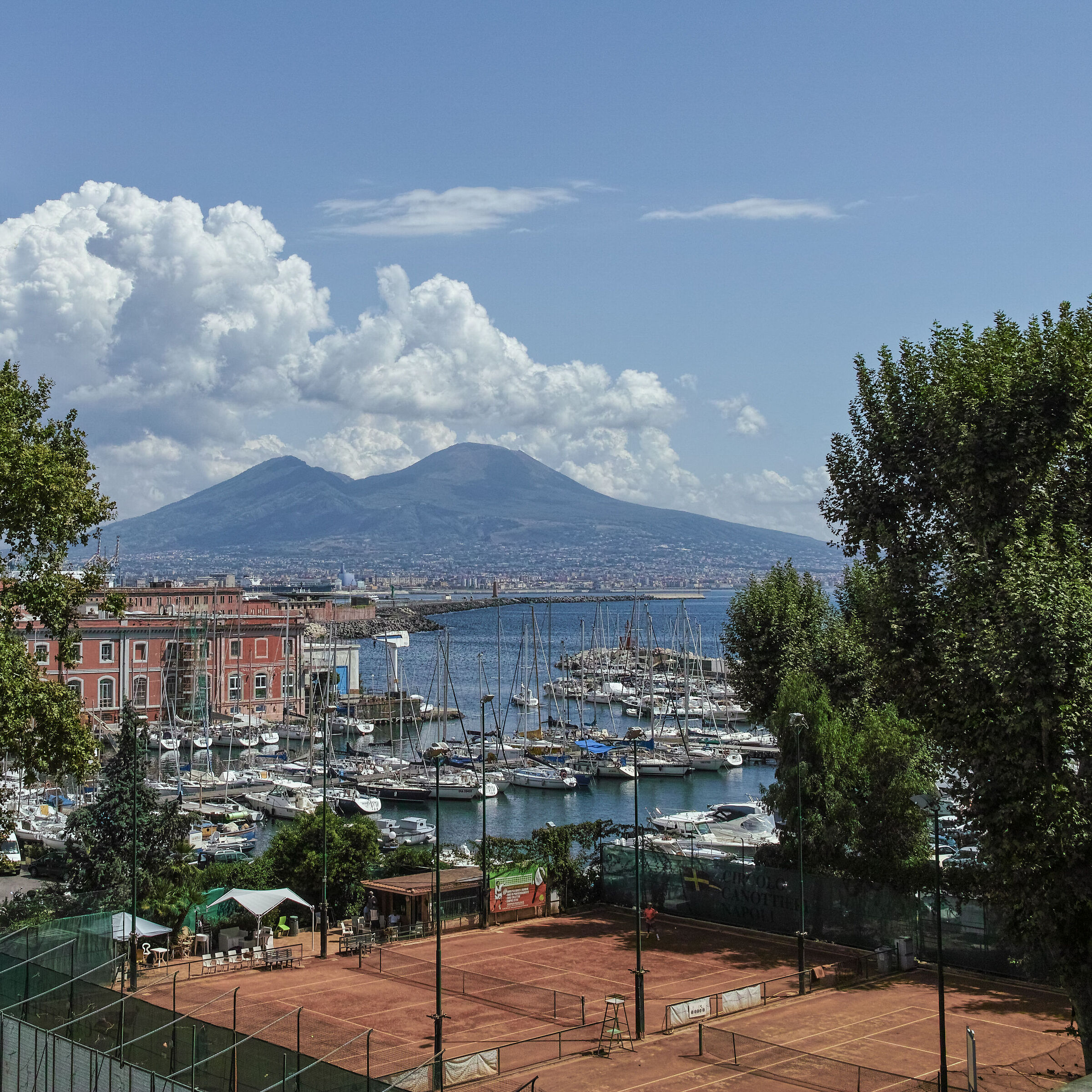 Tennis Vista mare + Vesuvio