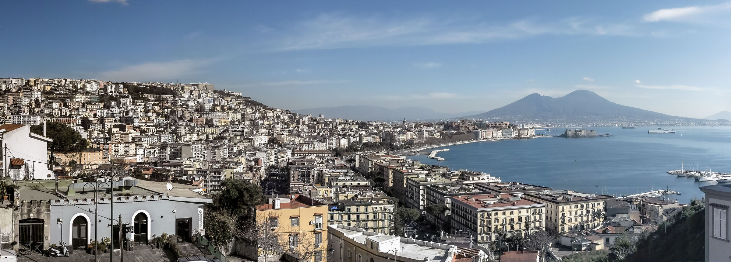 Panorama colore da S. Antonio a posillipo