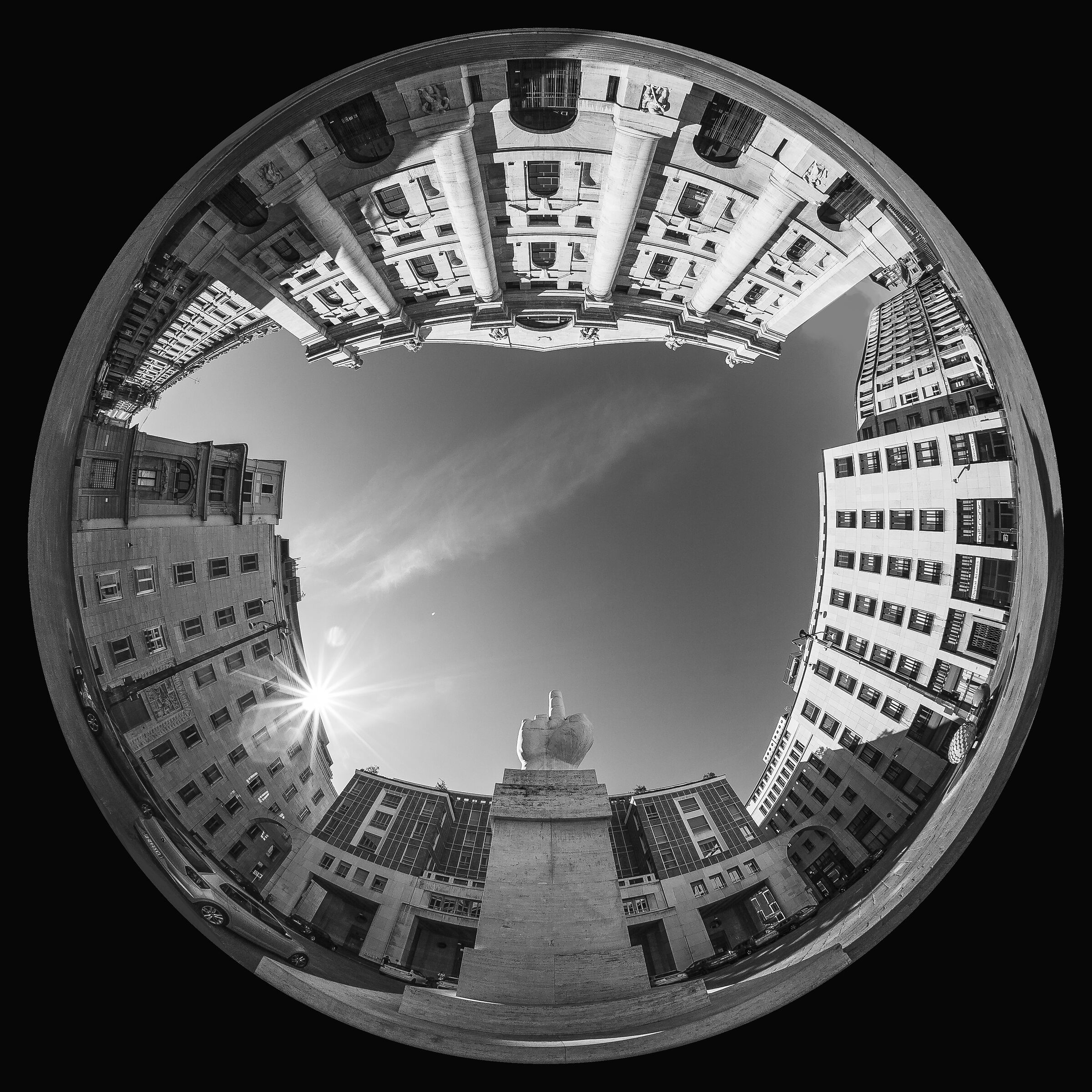 Piazza deglli Affari - 12