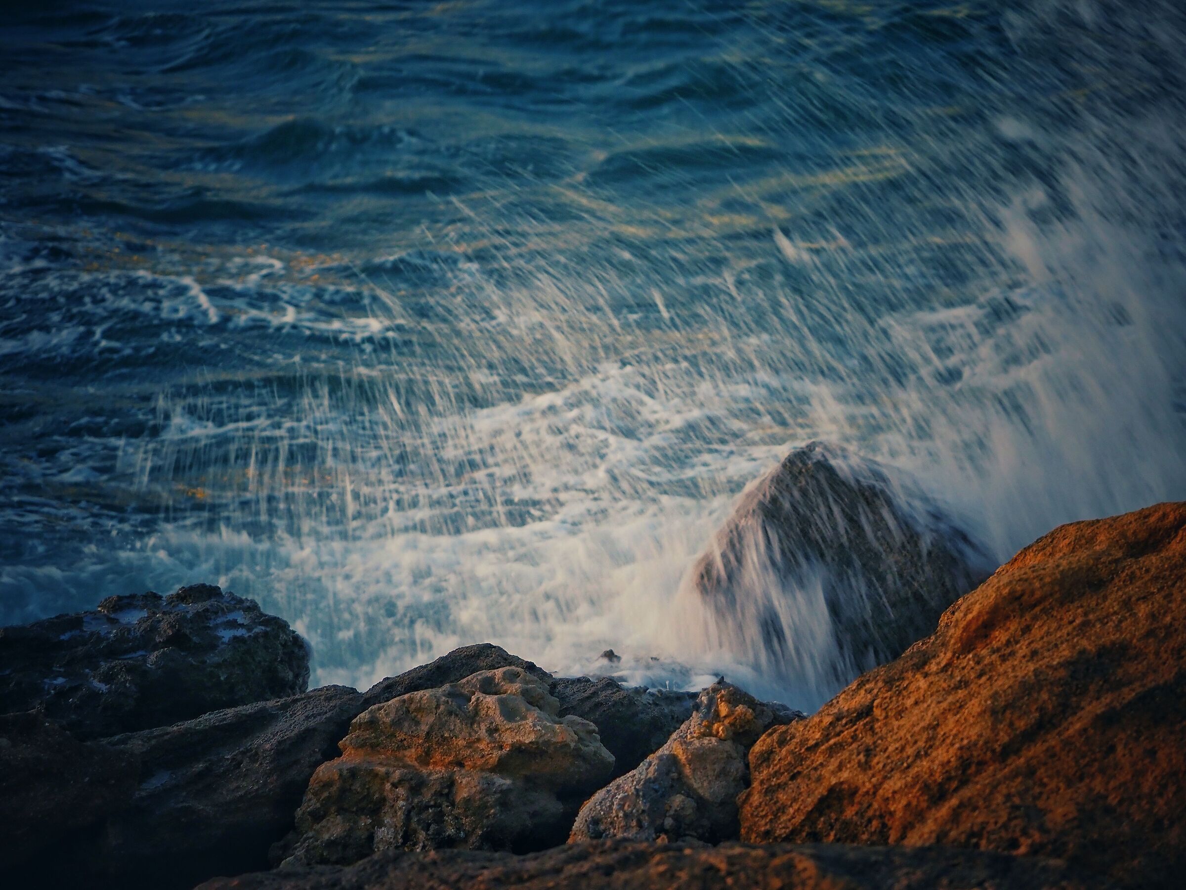 L'estate sta finendo e un pezzo di mare me lo porto via
