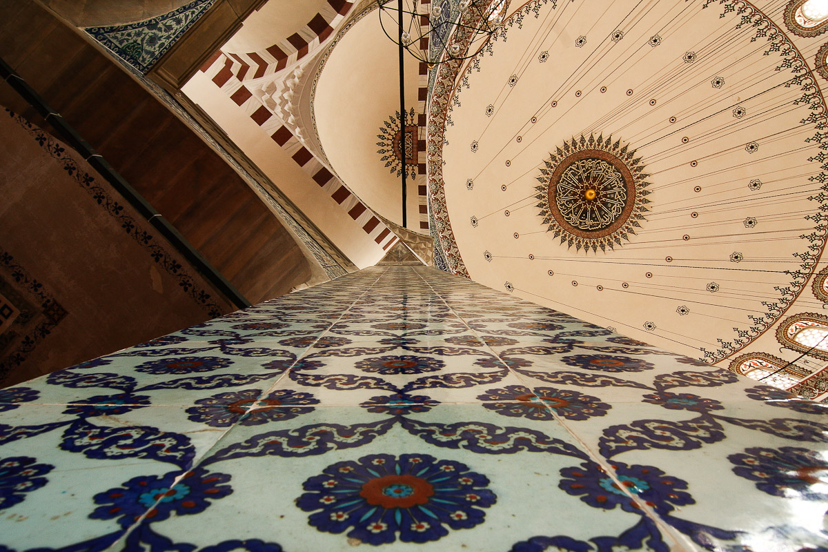 Prospettive geometriche o geometrie prospettiche?