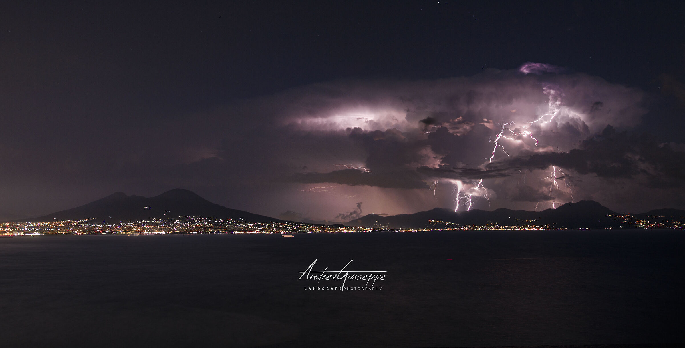 Fulmini su Napoli