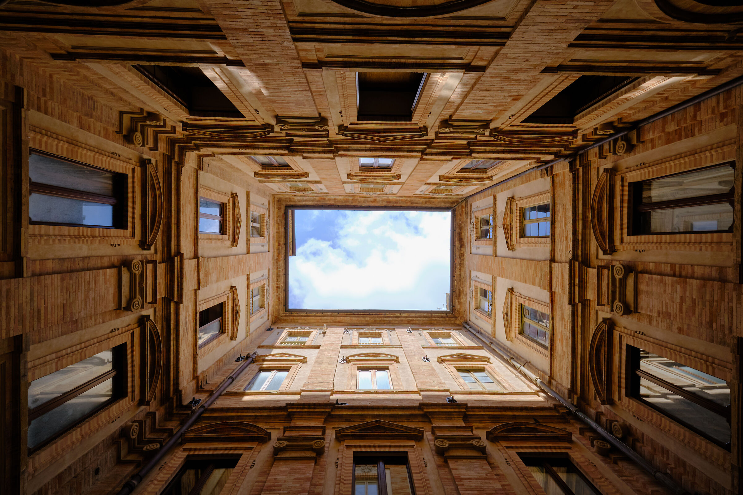 il cortile magico a Fermo