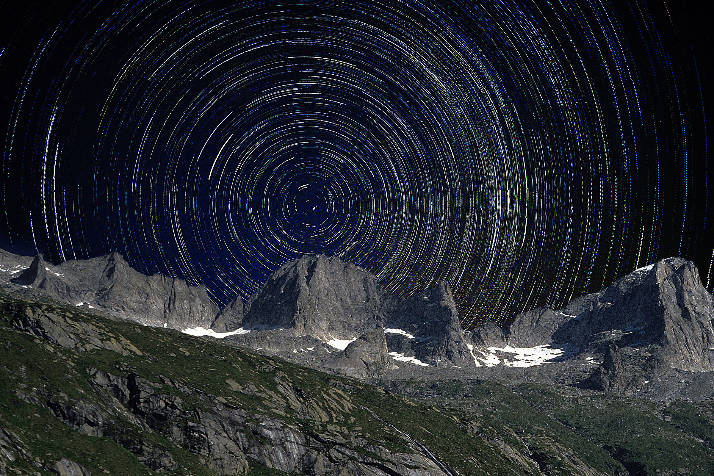 Startrail in Val Porcellizzo (photocomposition)