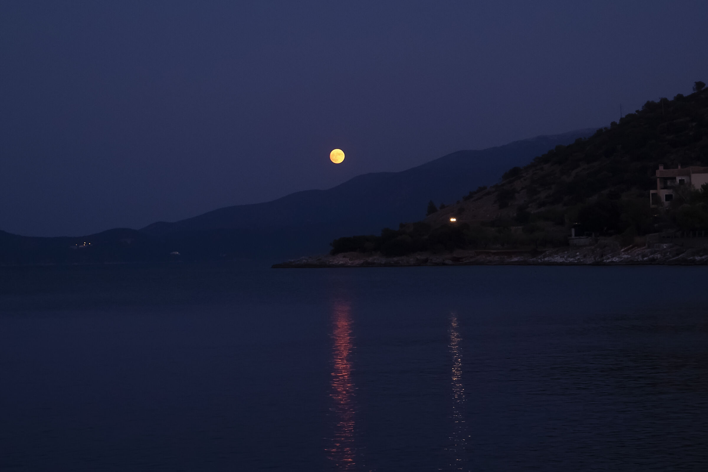 La Luna e la macchina
