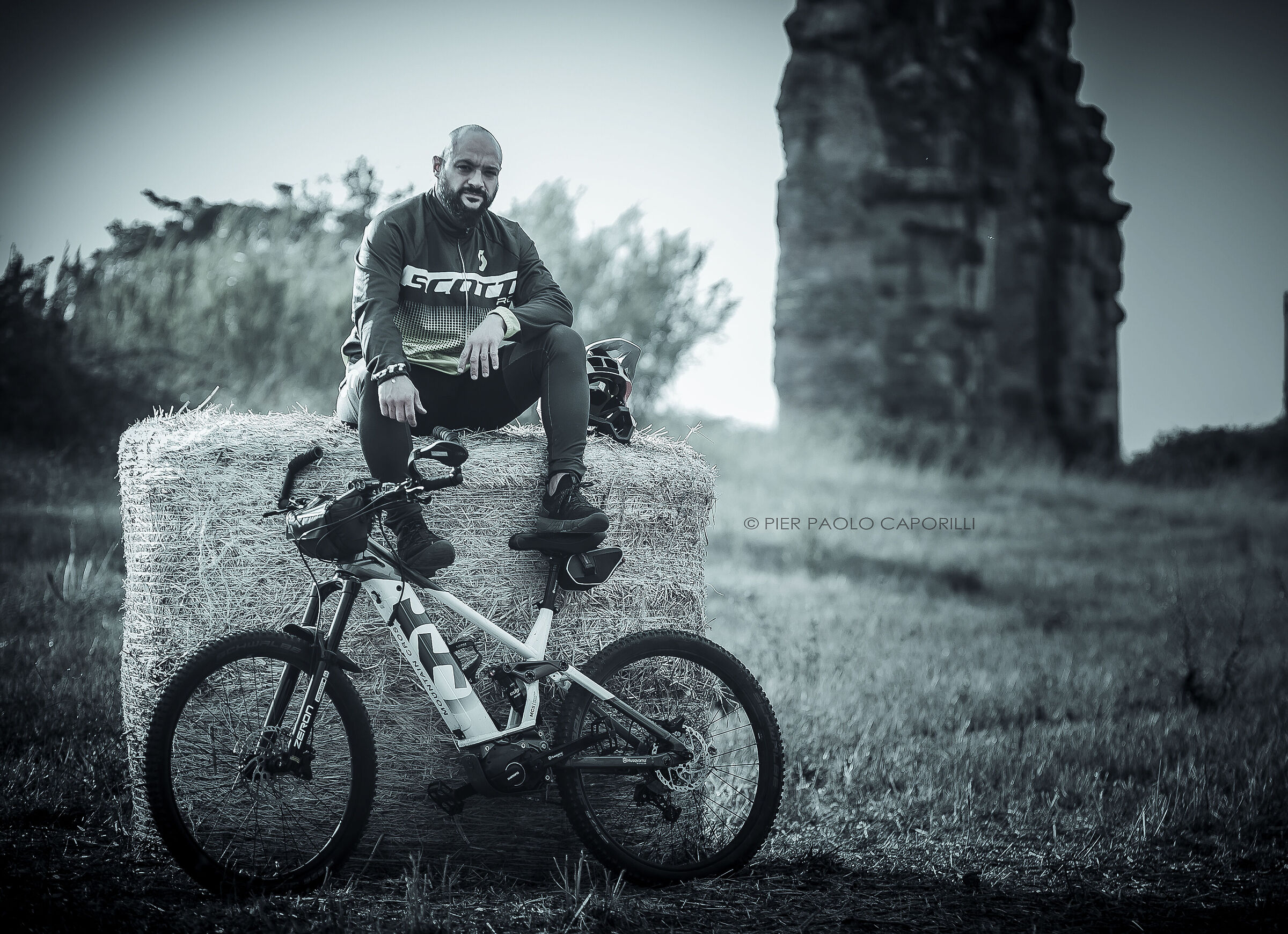 Luigi e Electric Bike Husquarna