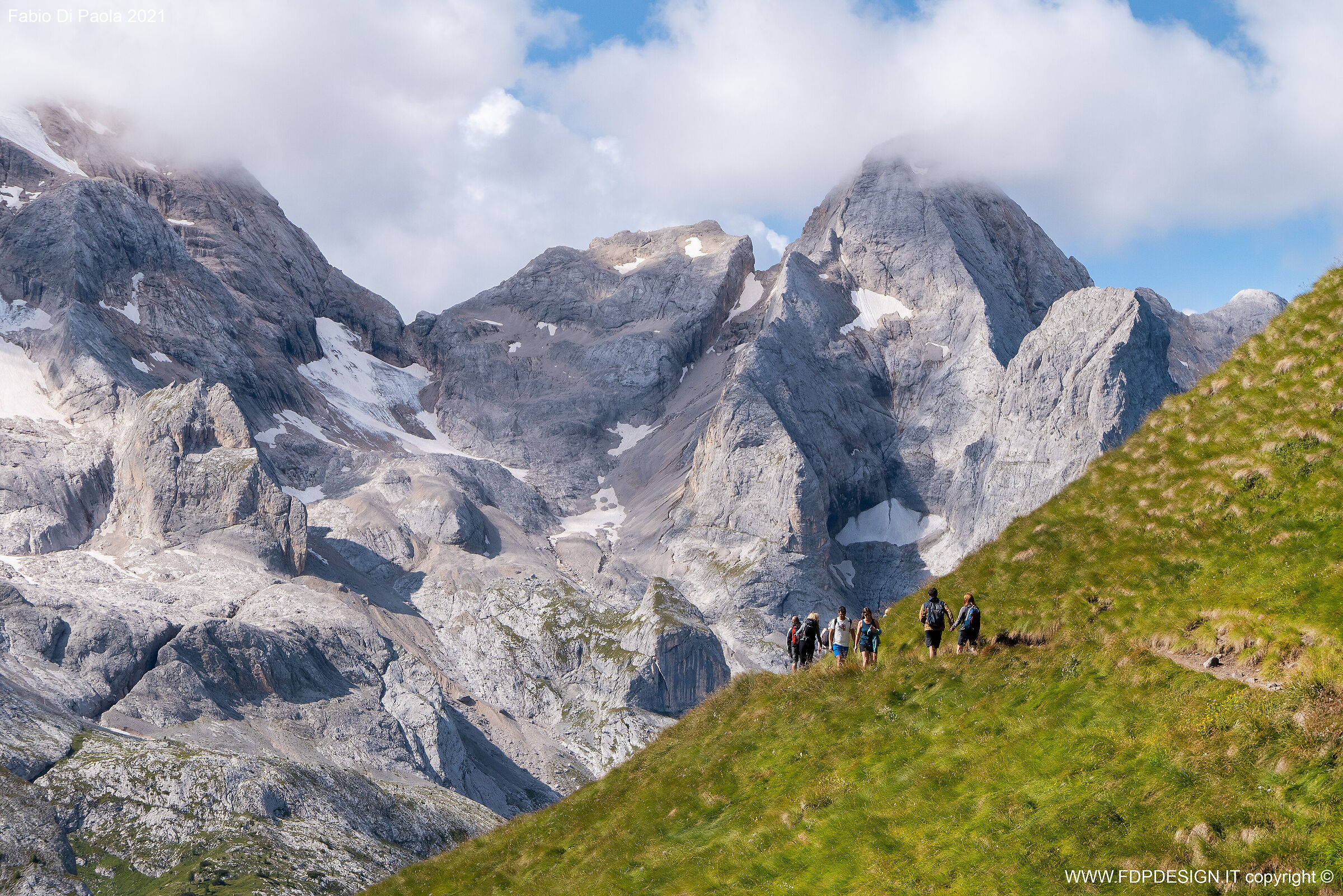 camminando vicino alla Mamrolada