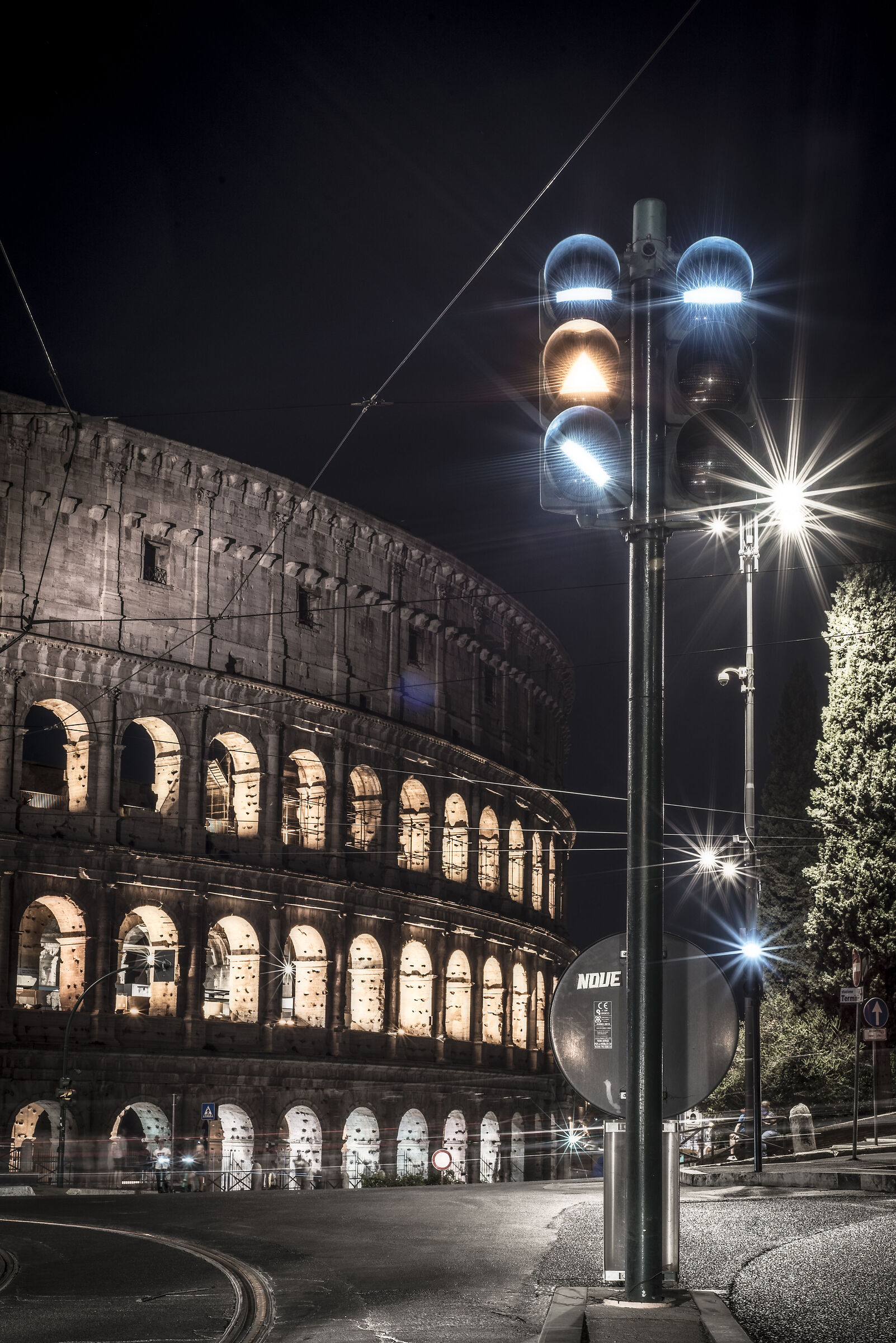 Traffico in tilt al colosseo