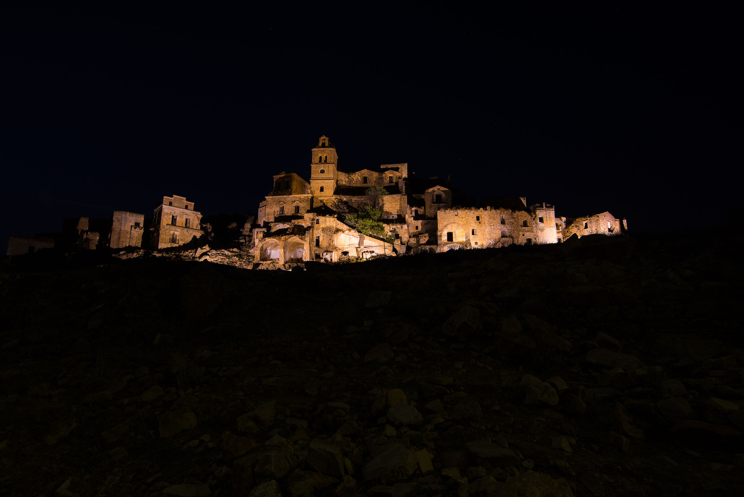 Craco by night