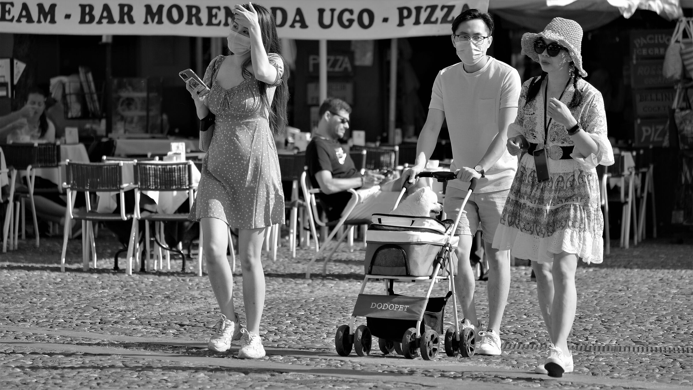 Group with stroller (Portofino)