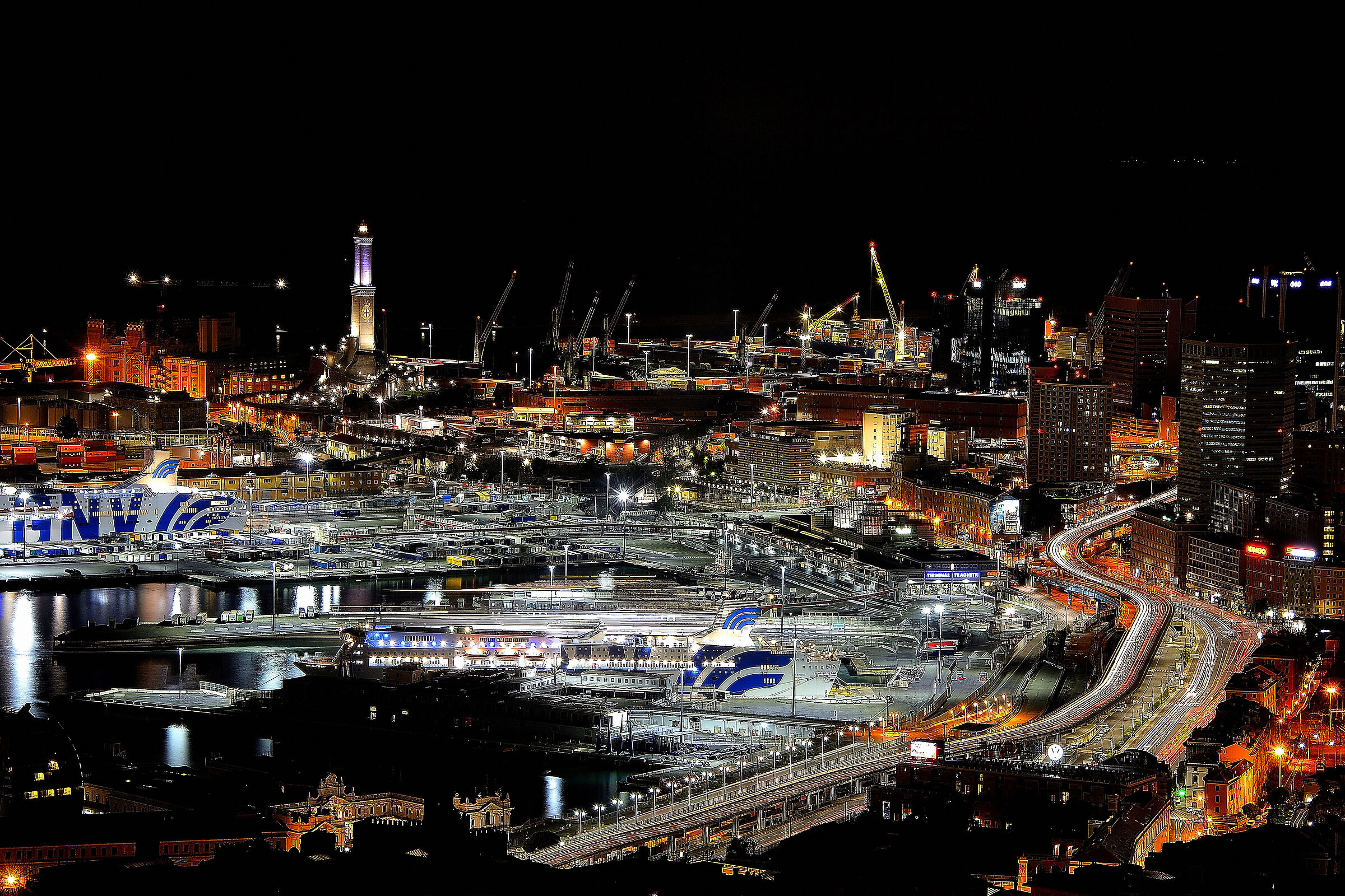 Il porto di notte