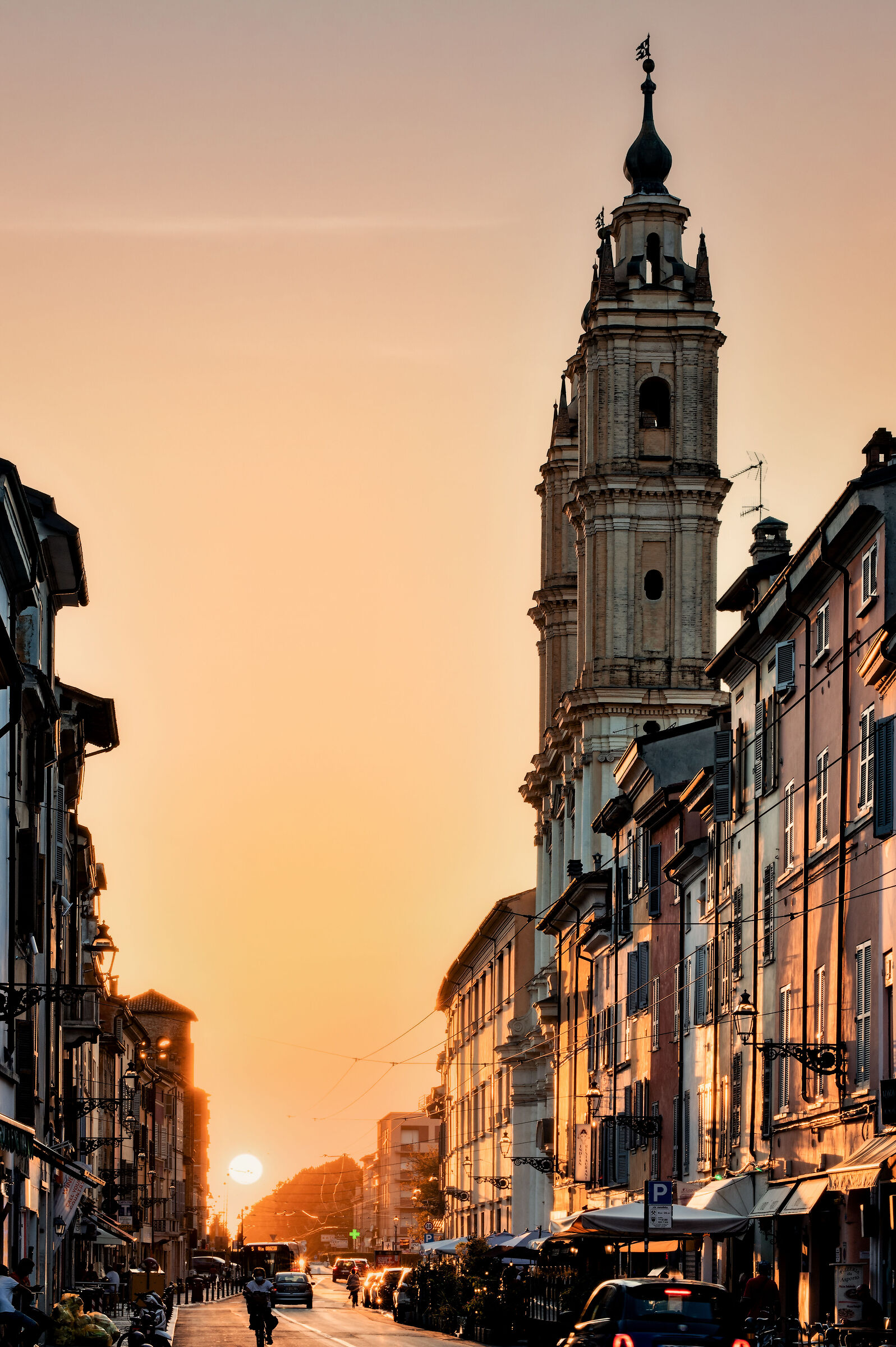 Via D'Azeglio al tramonto