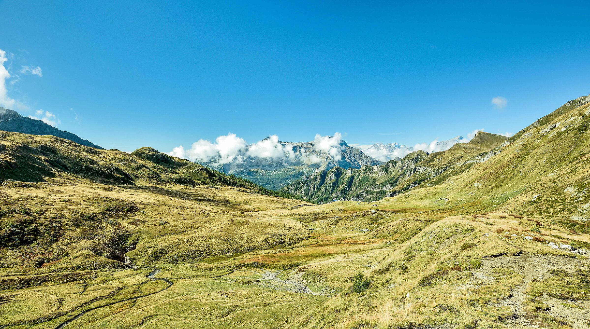 salendo ormai vicini al Lago Poiala