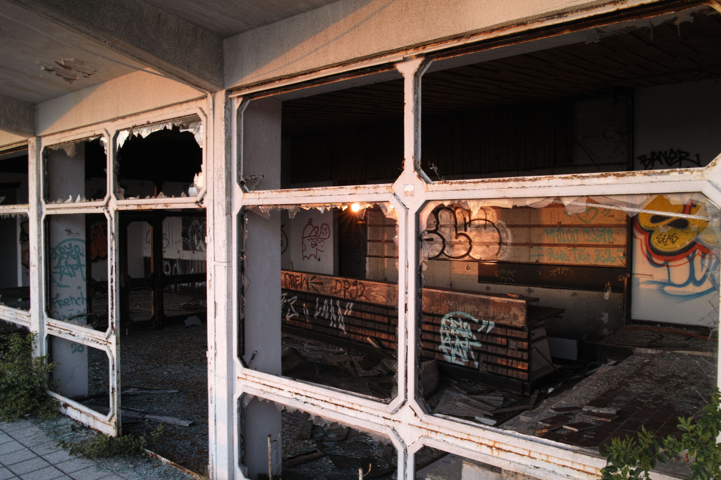 Tramonto urbex (ex Motel Vratnik, Croazia)