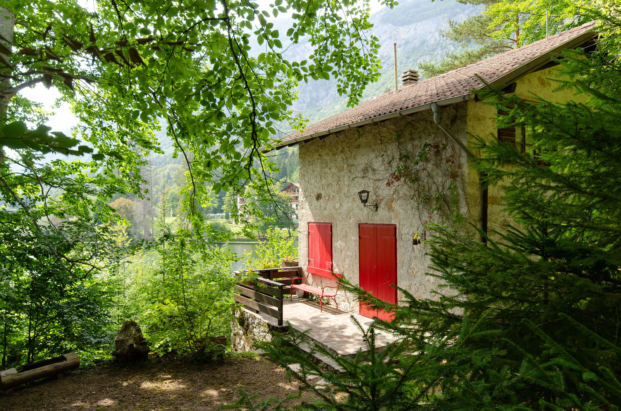 Chalet by the pond