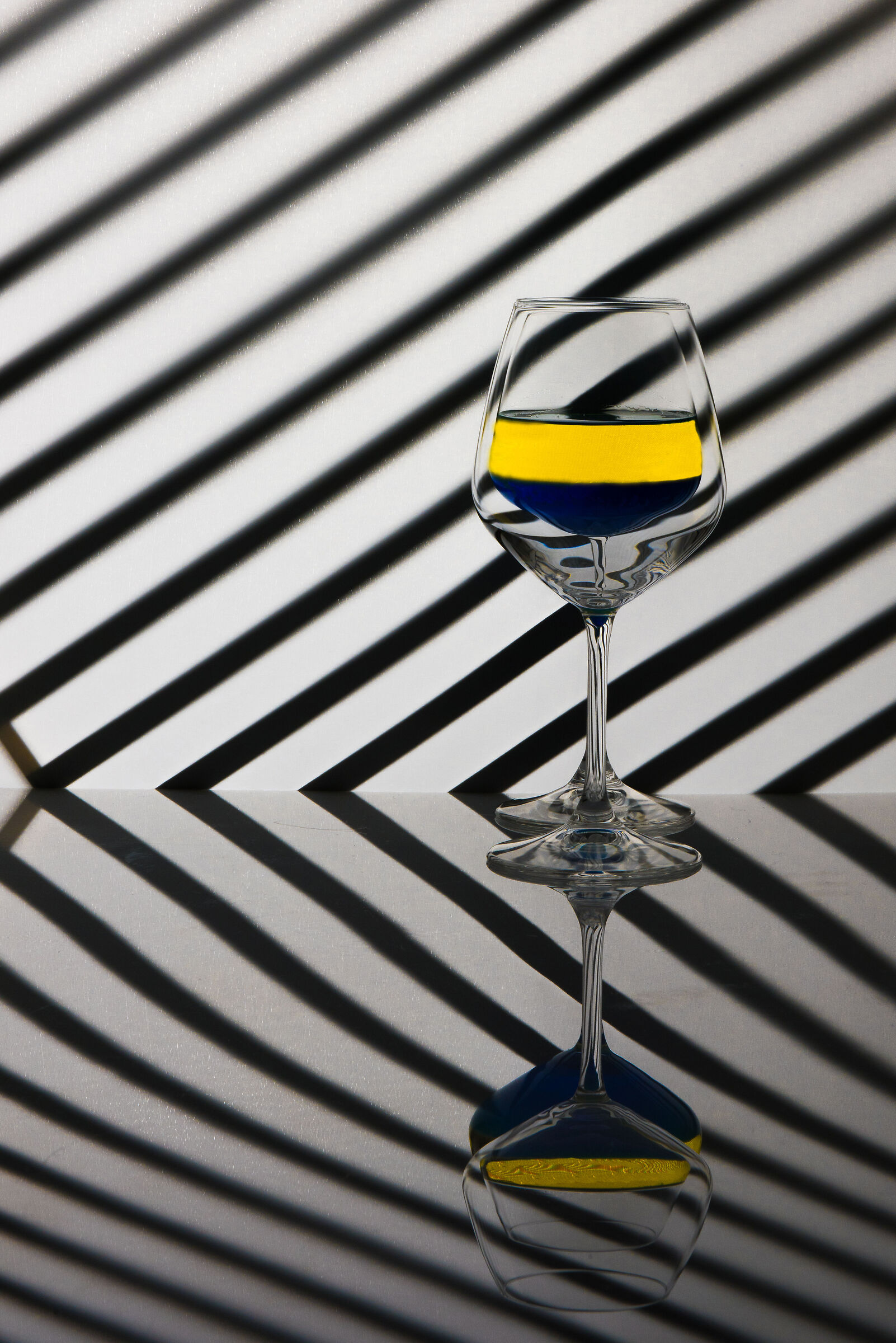 Giallo sospeso a righe