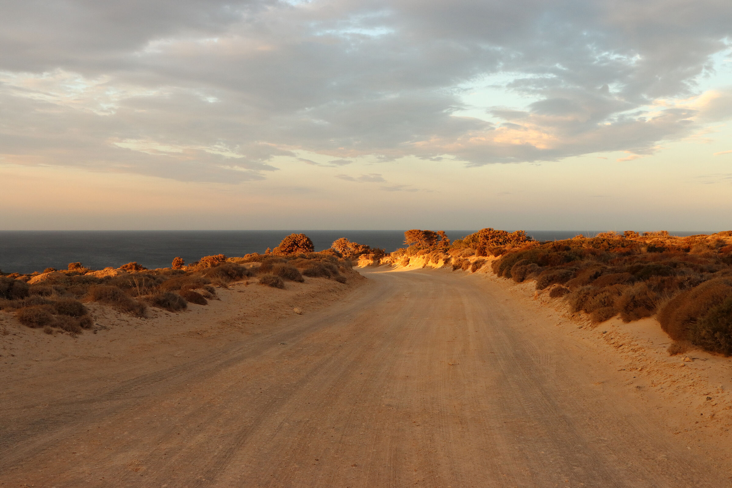 M I L O S - alba a Tsigradhos